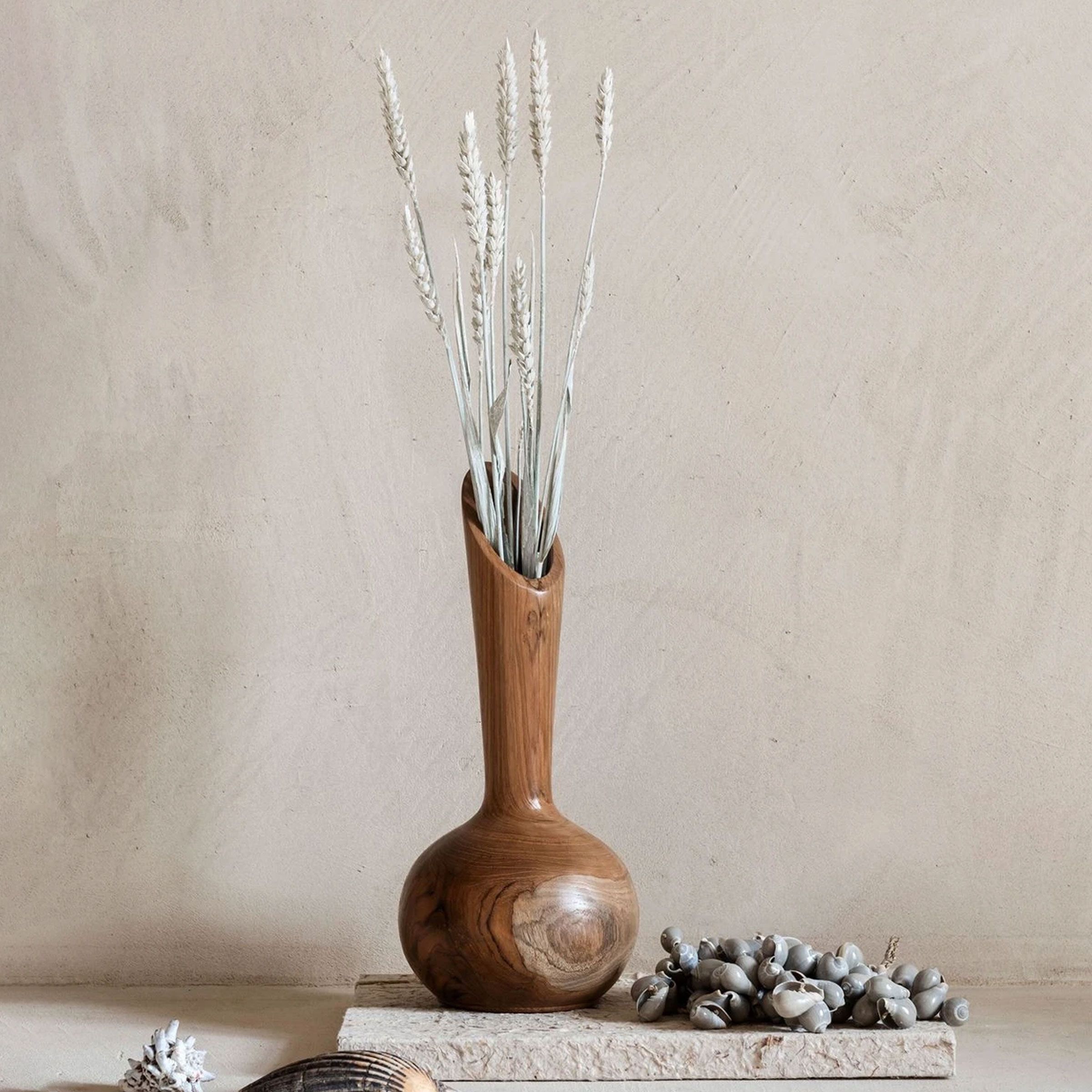 MUST Living Single Flower Vaasje – Natuurlijke teakhouten bloemvas met een organisch karakter (30 cm)