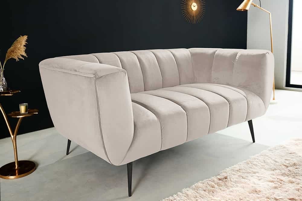 Noblesse 2‑Zitsbank 165 cm – Champagnefluweel met Zwarte Metaalpoten