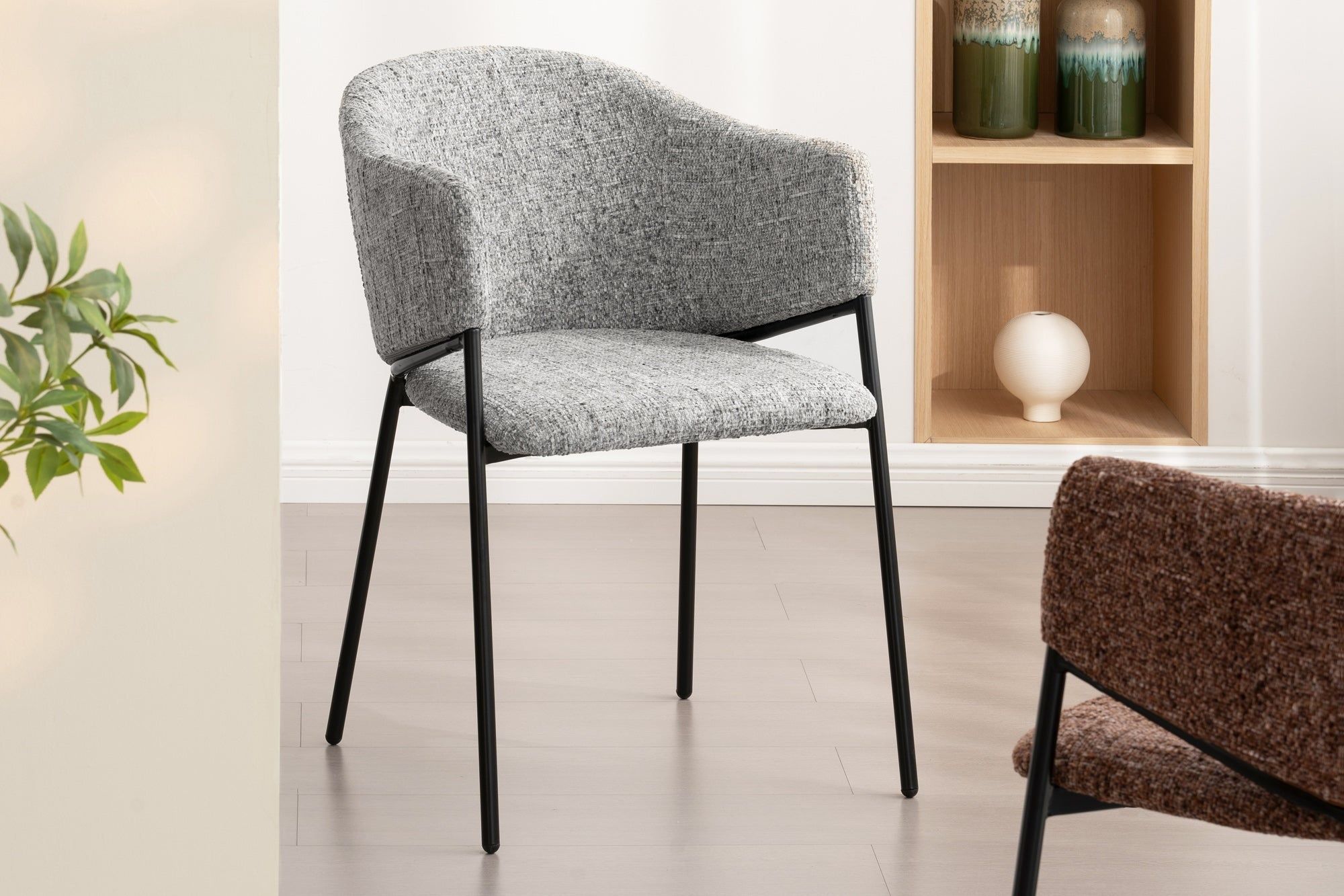 Noblesse Designstoel – Grijs Chenille op Zwart Metalen Frame