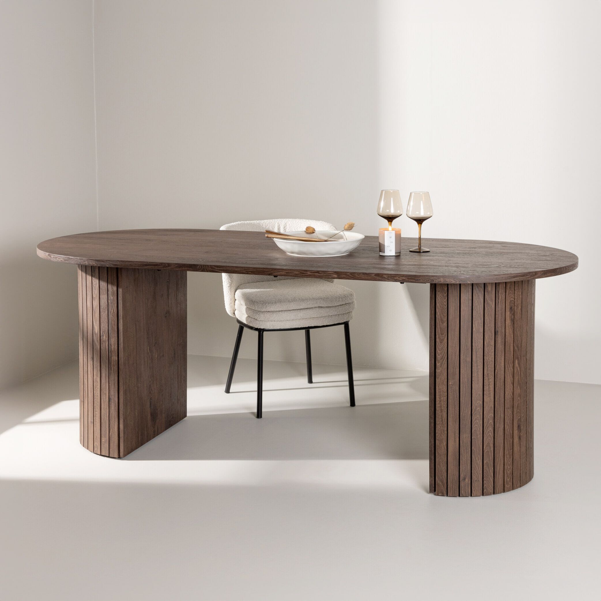 Nohr Adrin – Ovale Eettafel 200 × 90 cm in Mokka, Japandi‑stijl