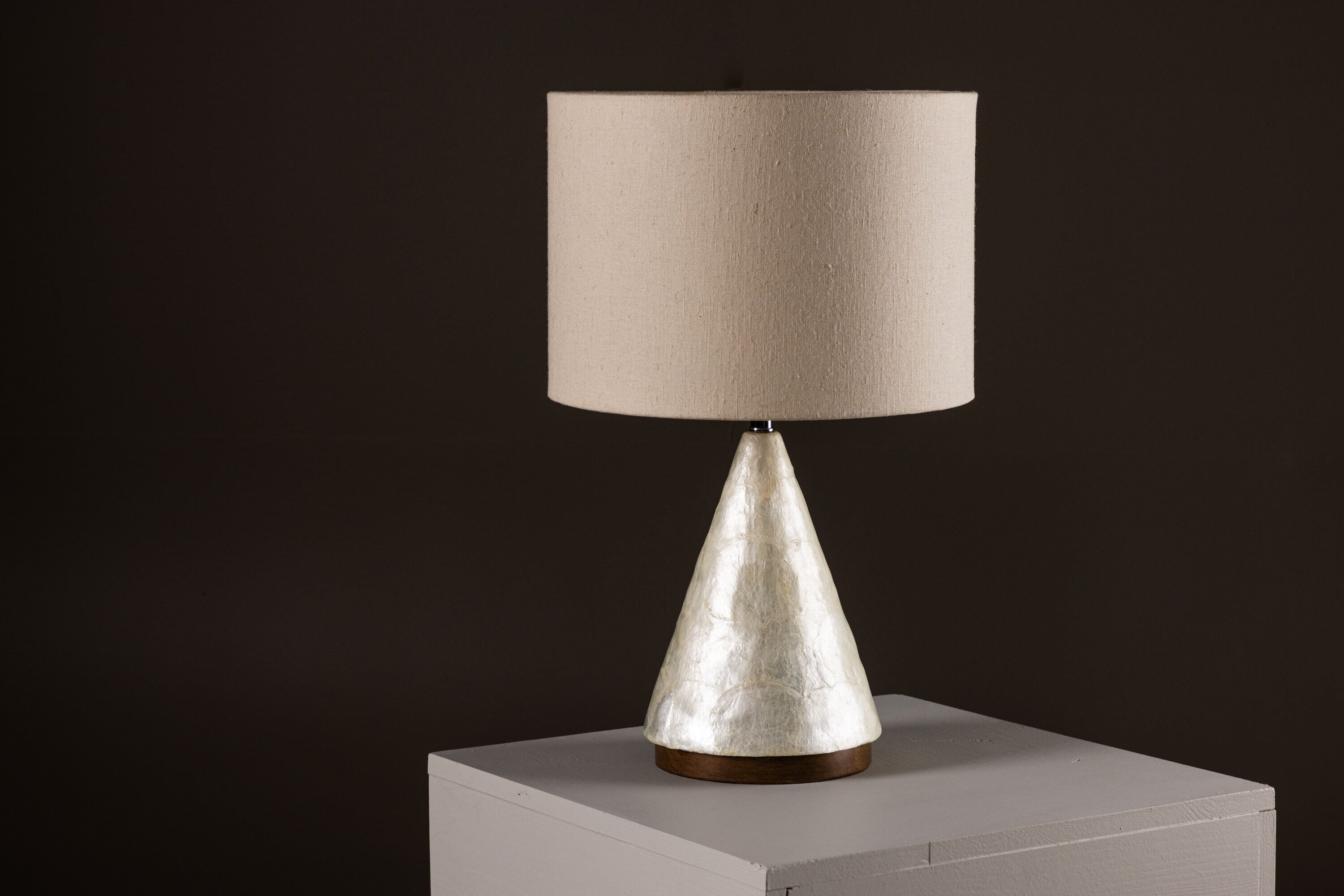 Nohr Ailene Capiz Tafellamp – Lichtgrijs, 55 cm