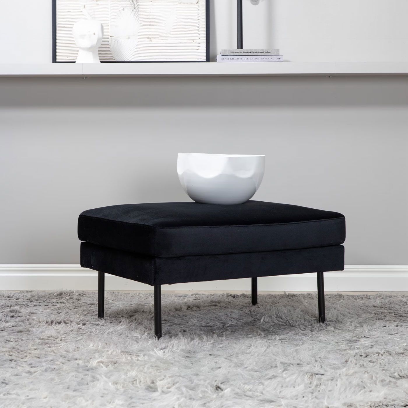 Nohr Bladimir Velvet Hocker – Luxe Zwarte Poef voor Modern Interieur