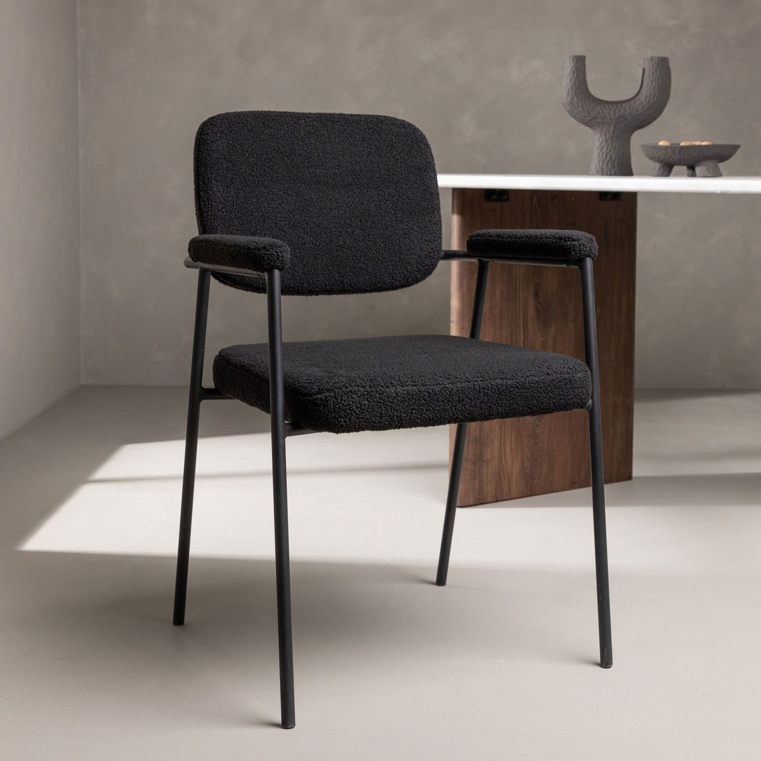 Nohr Chemere Bouclé Eetkamerstoel – Zwart – Scandinavisch Design voor een Sfeervol Dineren