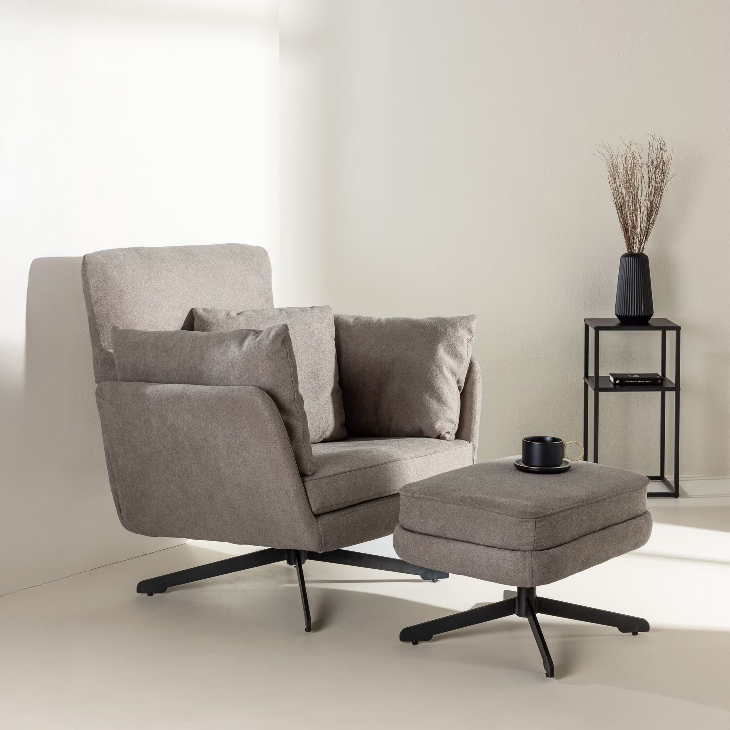 Nohr Crystie Fauteuil & Voetenbank in Grijze Bouclé – Comfort en Scandinavisch Design