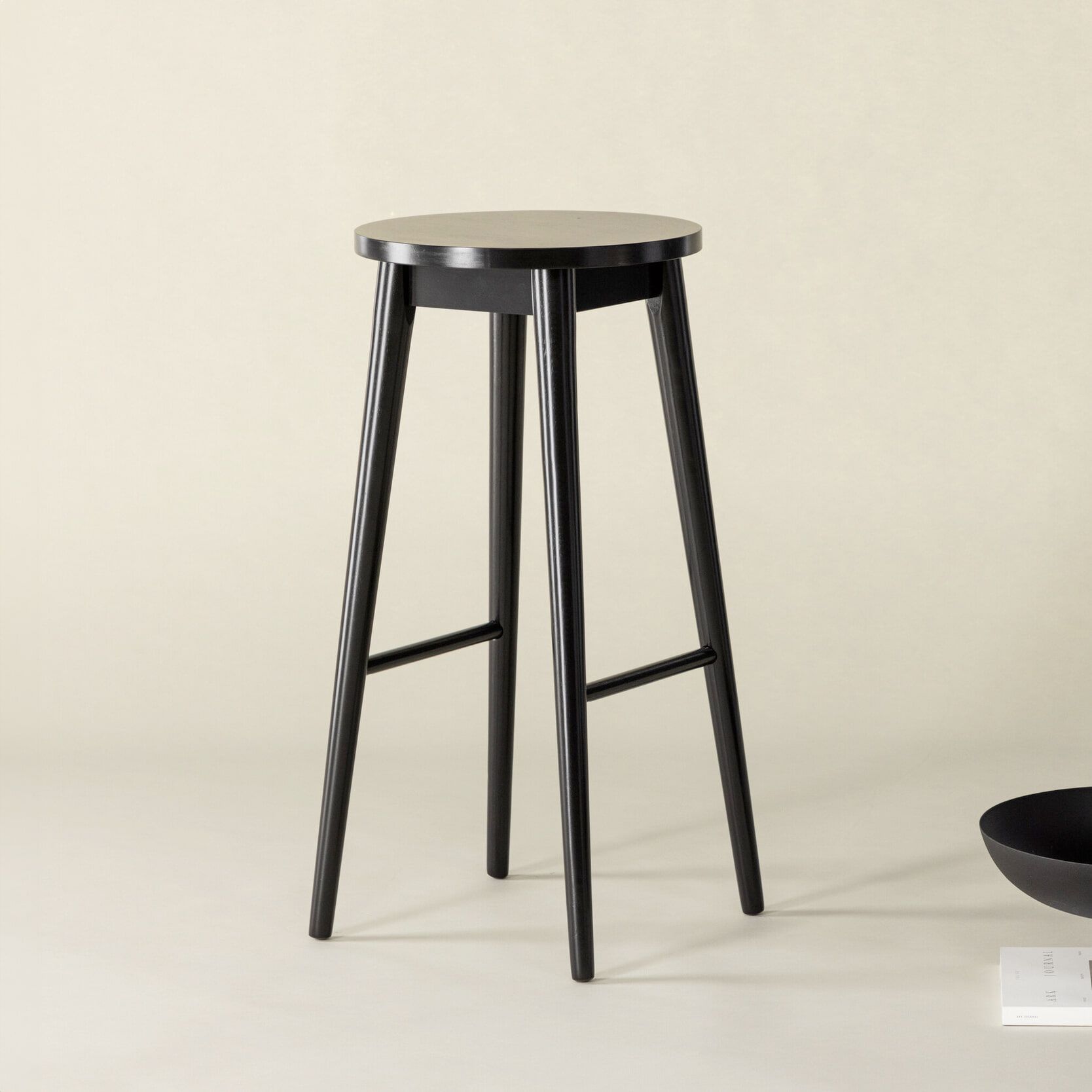 Nohr Donella Barkruk – Zwart rubberhout, zithoogte 75 cm