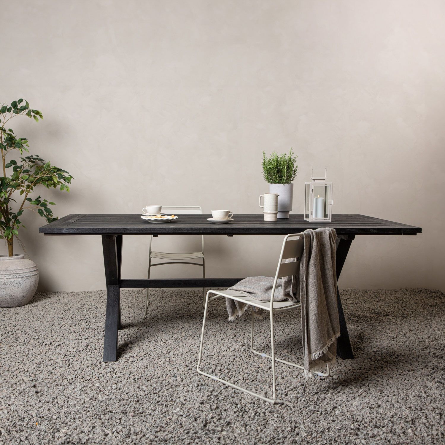 Nohr Enrico Tuintafel – Zwarte acaciahout (200 × 100 cm) voor een stijlvolle buitenruimte