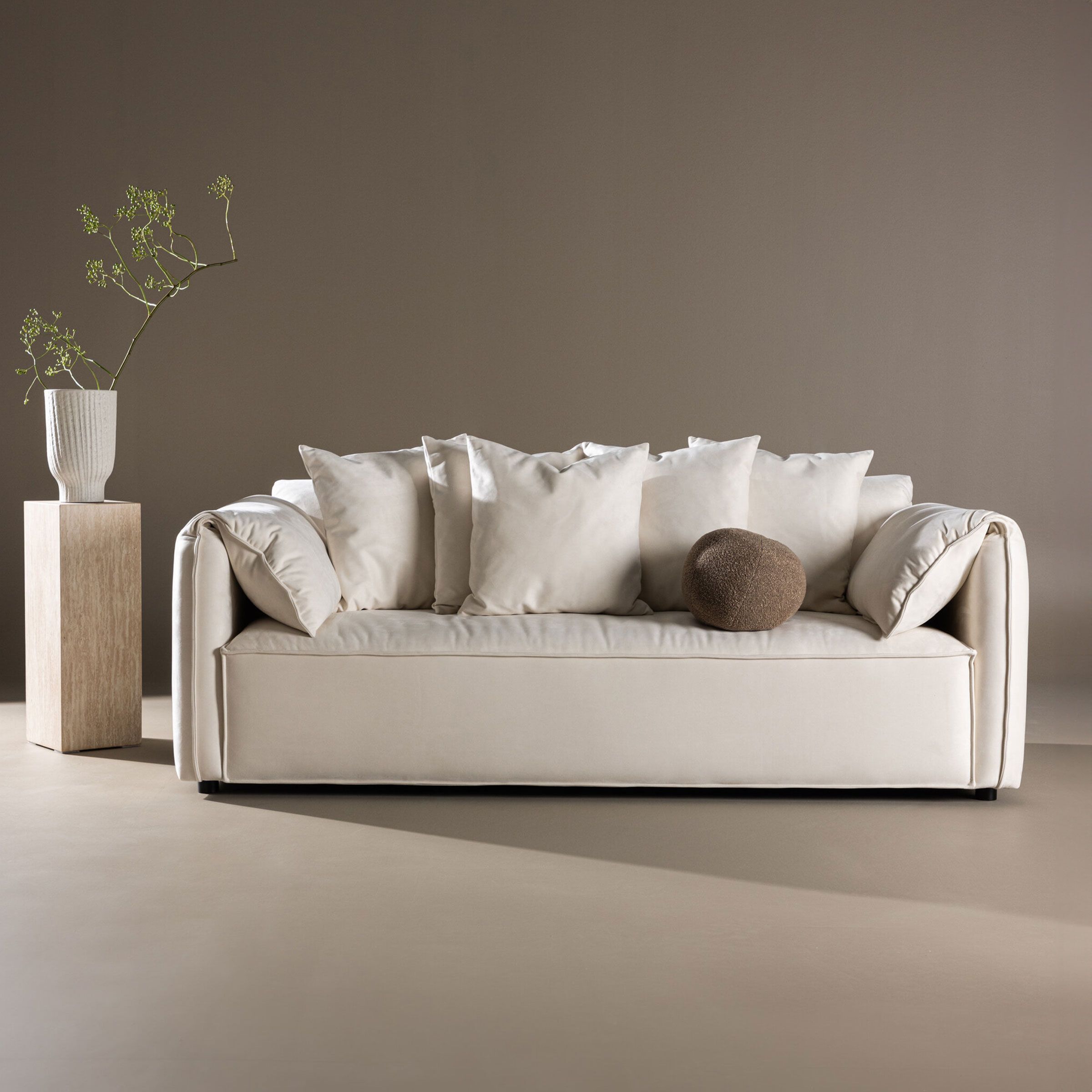 Nohr Errin 3‑zitsbank in zachte beige velvet – comfort en moderne stijl