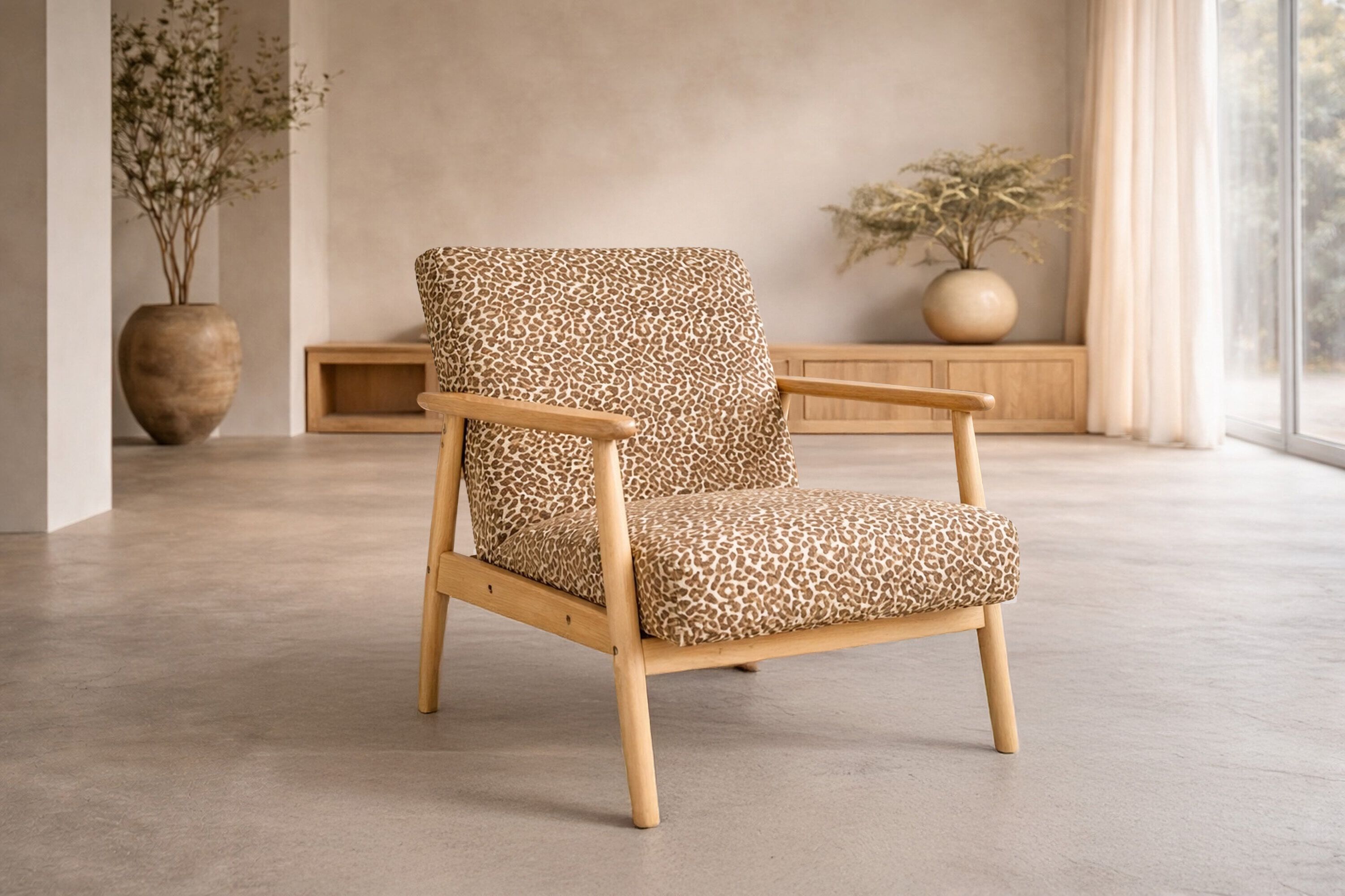 Nohr Garren Fauteuil – Stoer bruine geweven stoel met houten frame