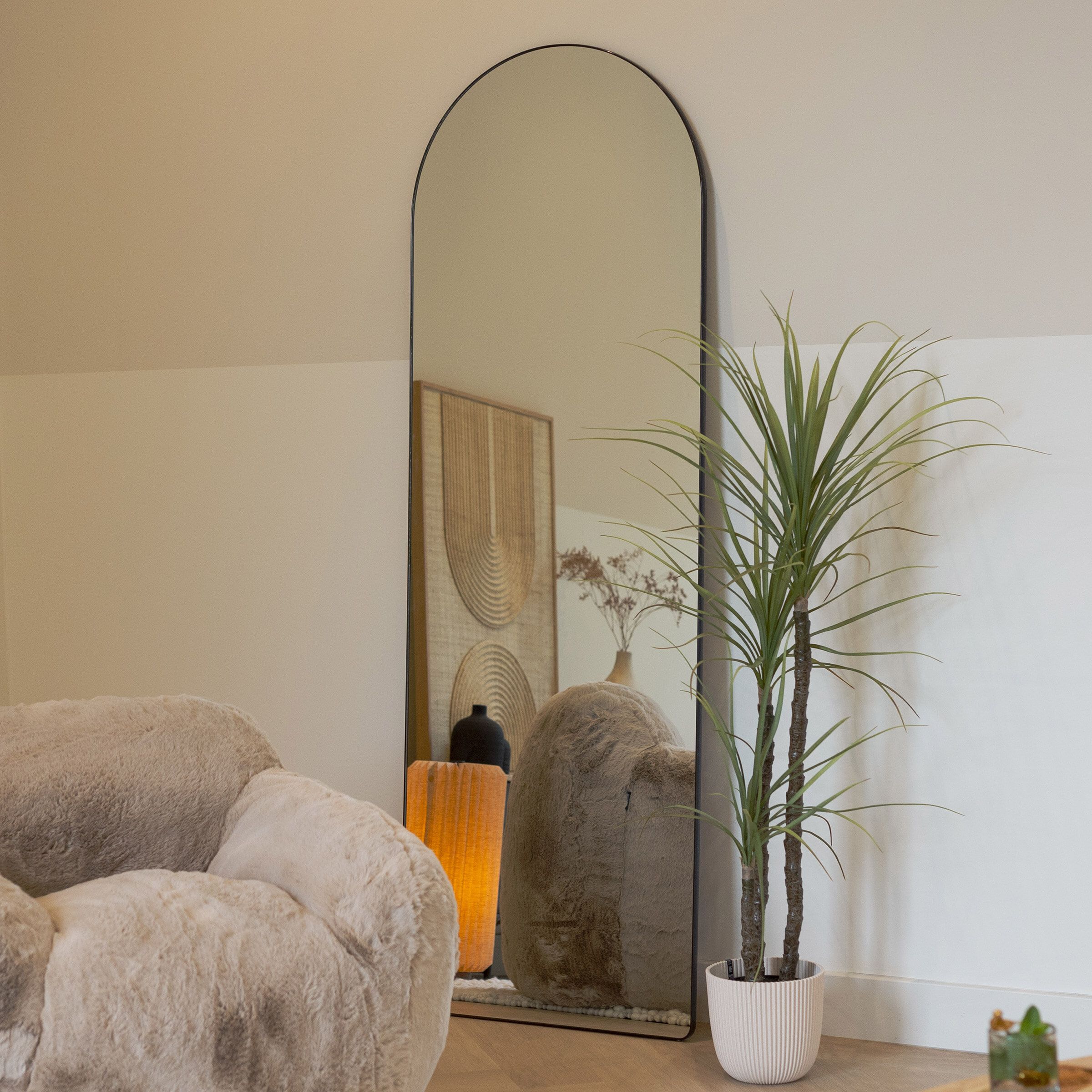 Nohr Gebogen Spiegel Cheryll – Elegante Zwarte Wandspiegel 193 × 66 cm