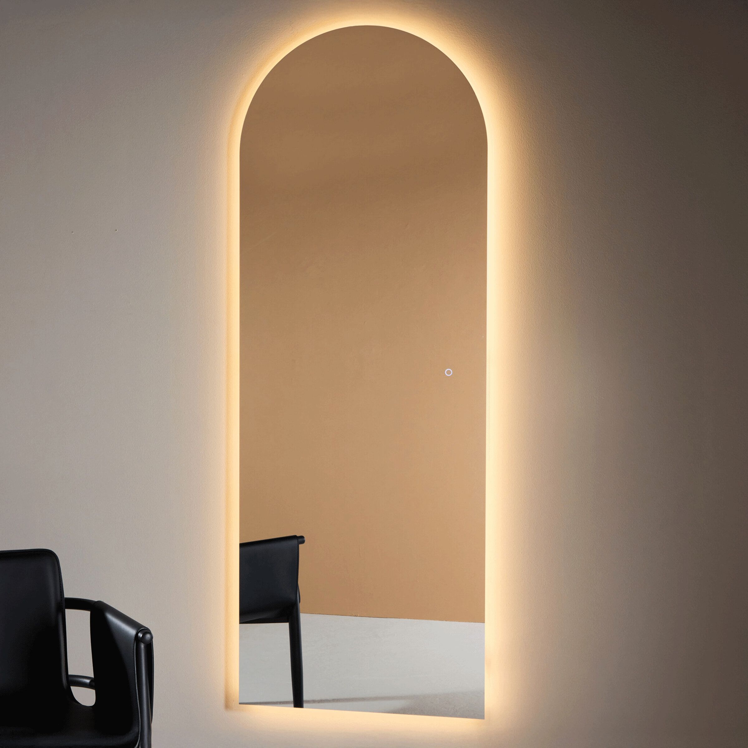 Nohr Gebogen Spiegel Maida met LED‑verlichting – Elegante langmirror in zilver