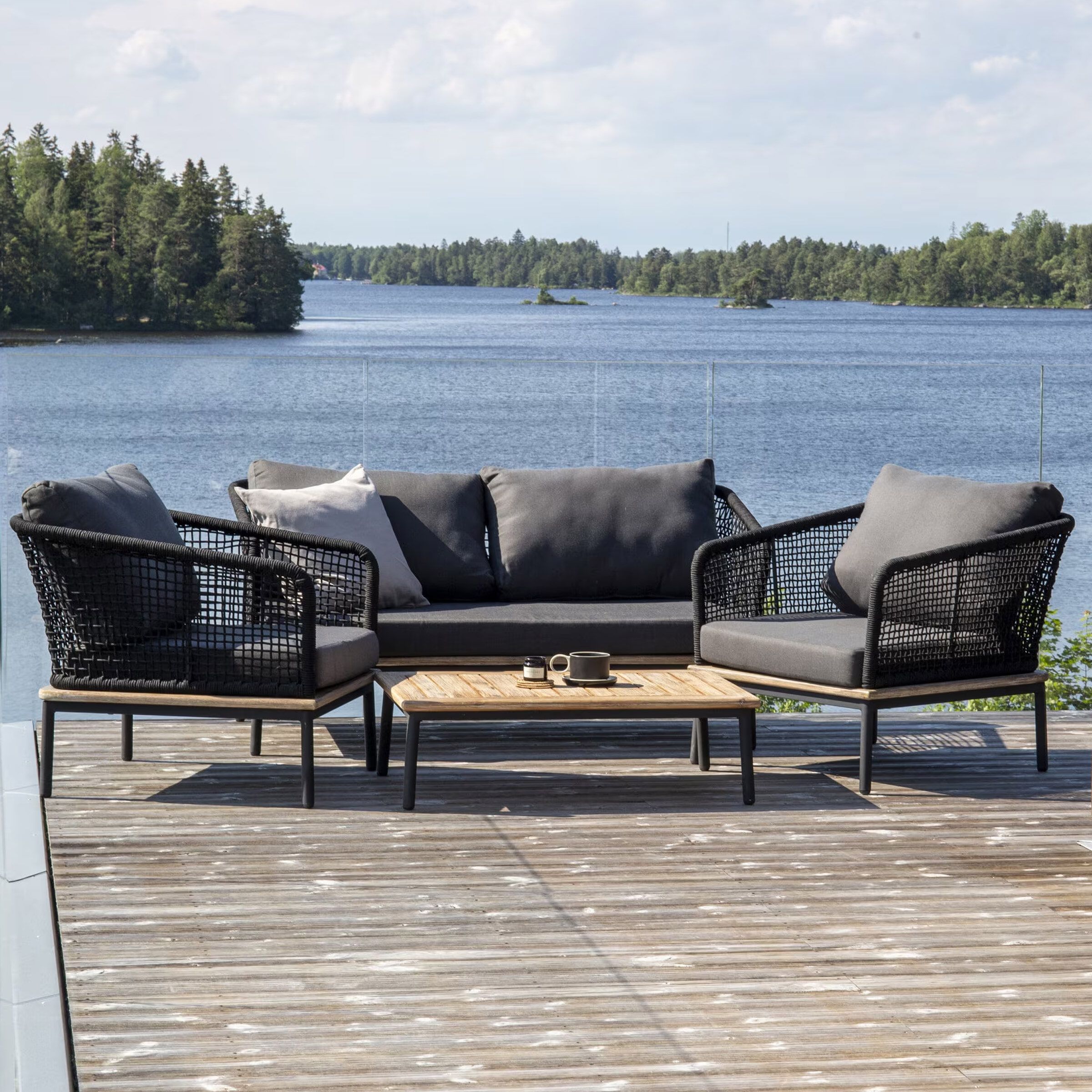 Nohr Grizel Loungeset – Moderne Grijze Bankgroep met Acacia Salontafel en 2 Fauteuils