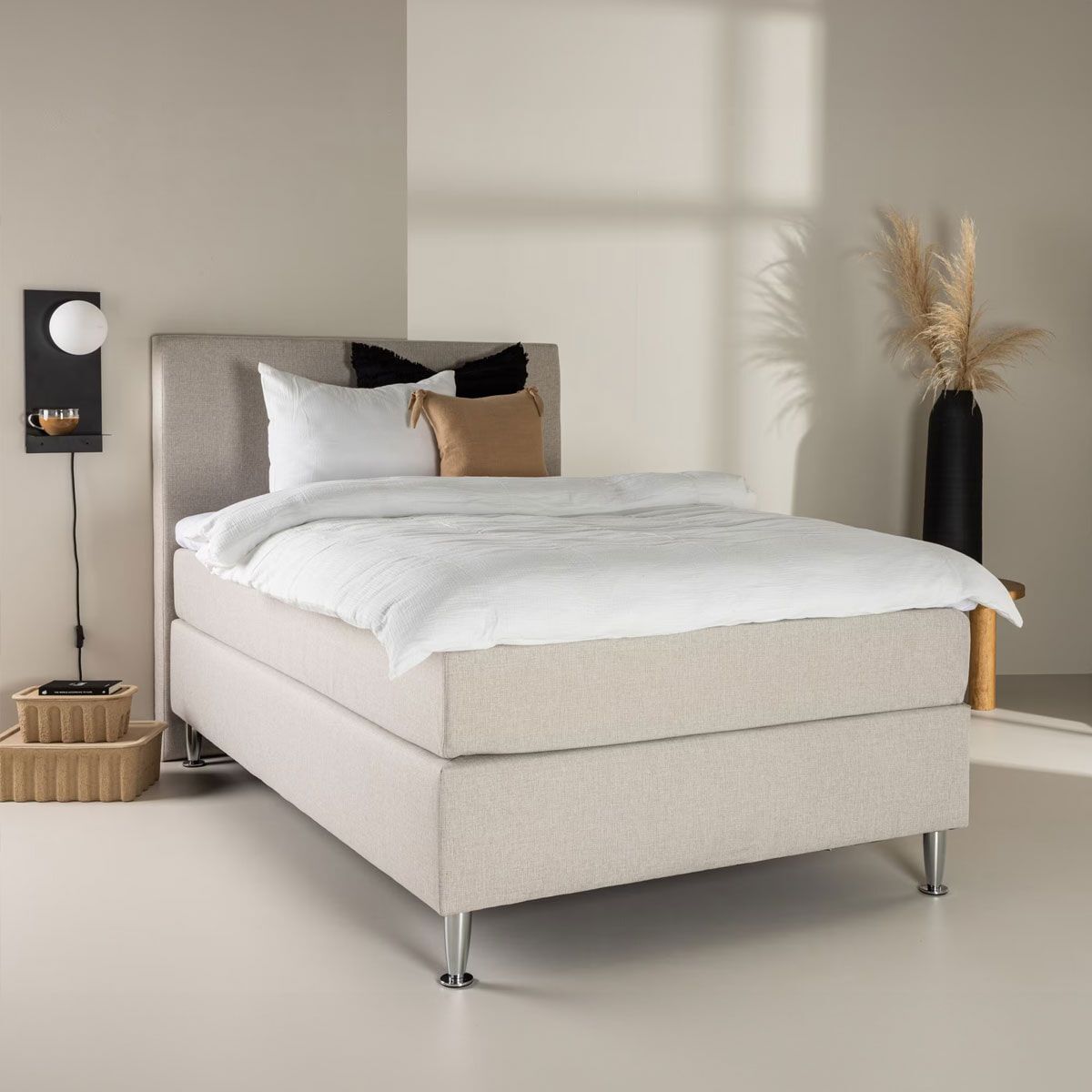 Nohr Jacquise Bed 120 × 200 cm – Elegant Beige Design voor jouw Slaapkamer