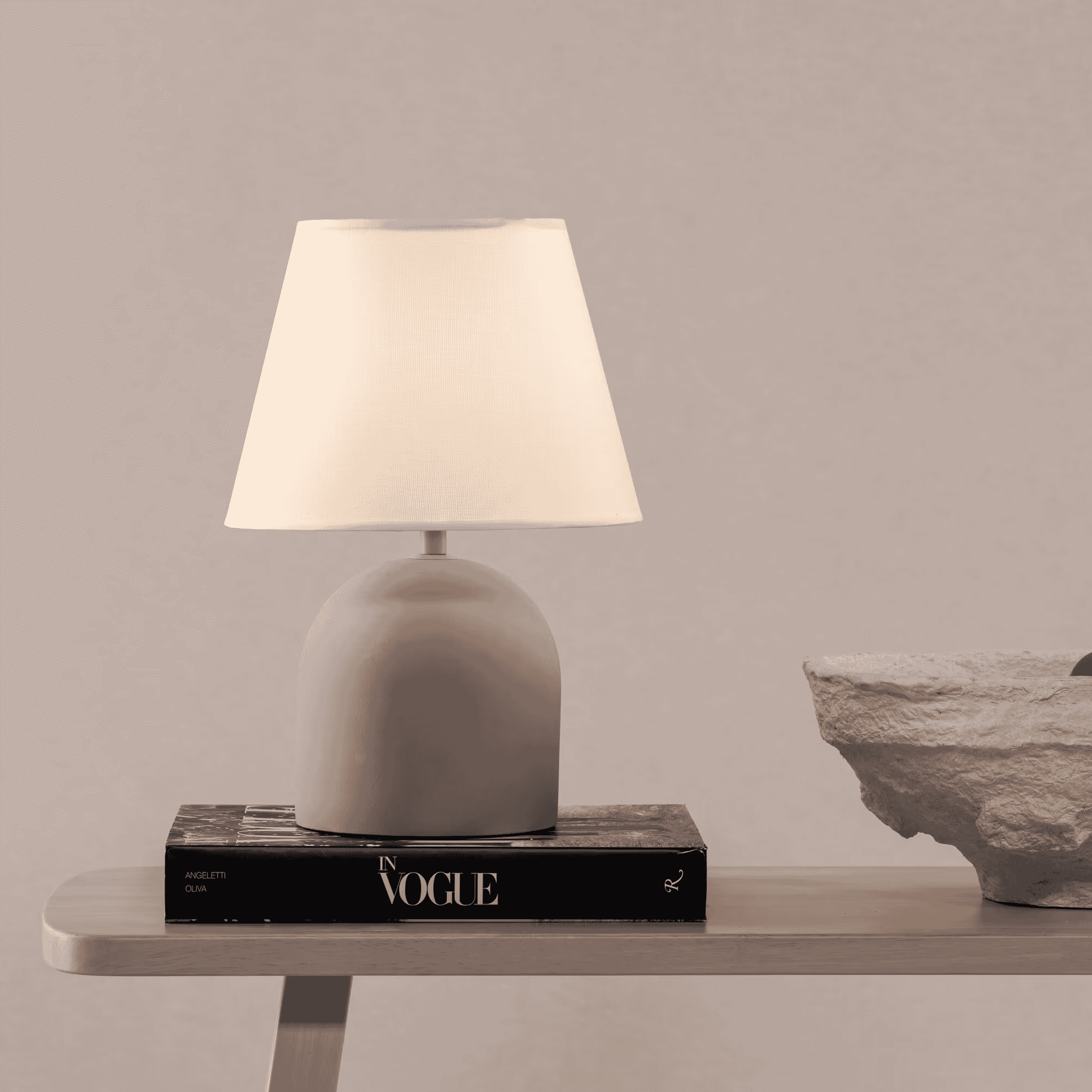 Nohr Jatasha Tafellamp – Grijs beton‑ en linnen‑design voor een warme, moderne uitstraling