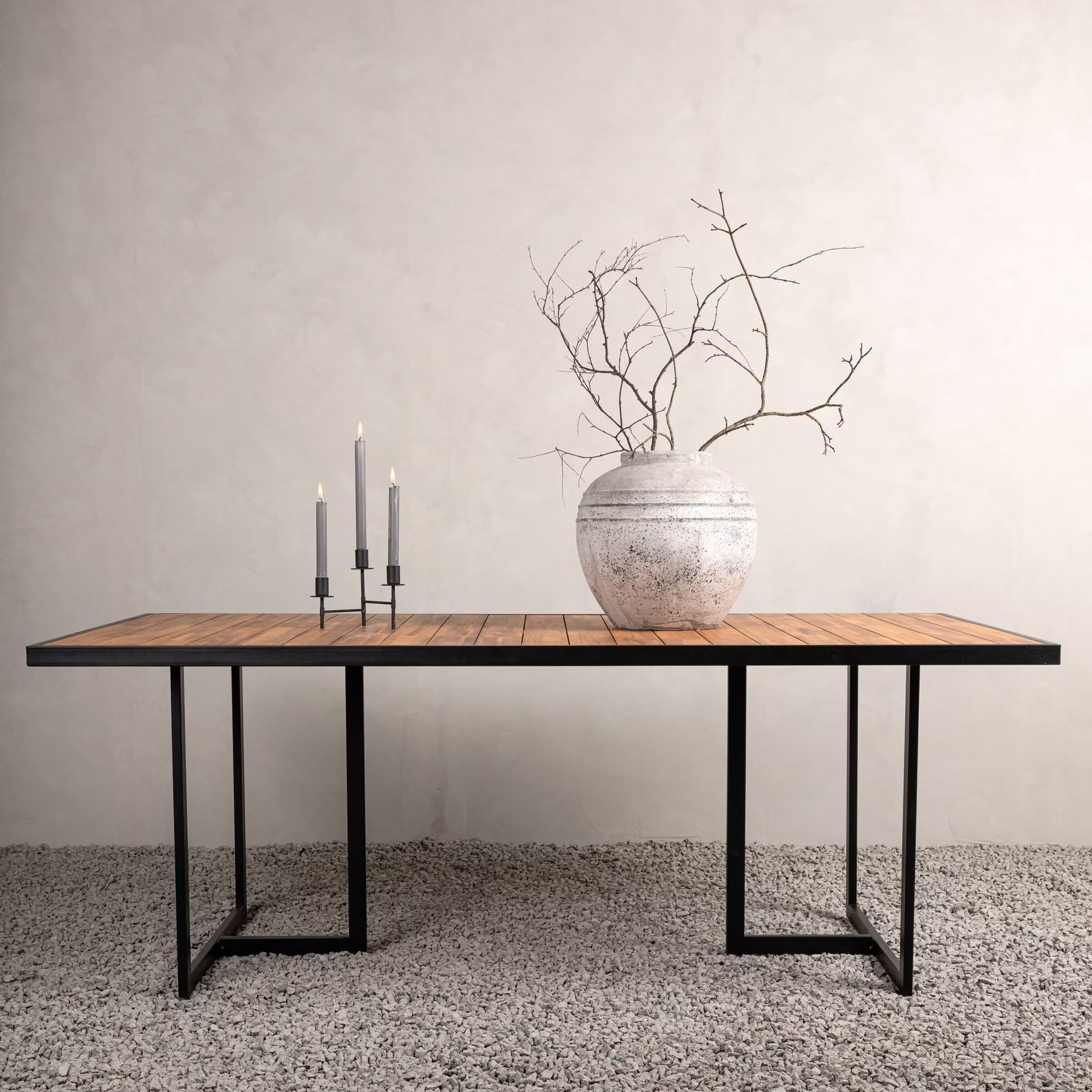 Nohr Julieanne tuintafel – robuust acaciahout, modern zwart staal