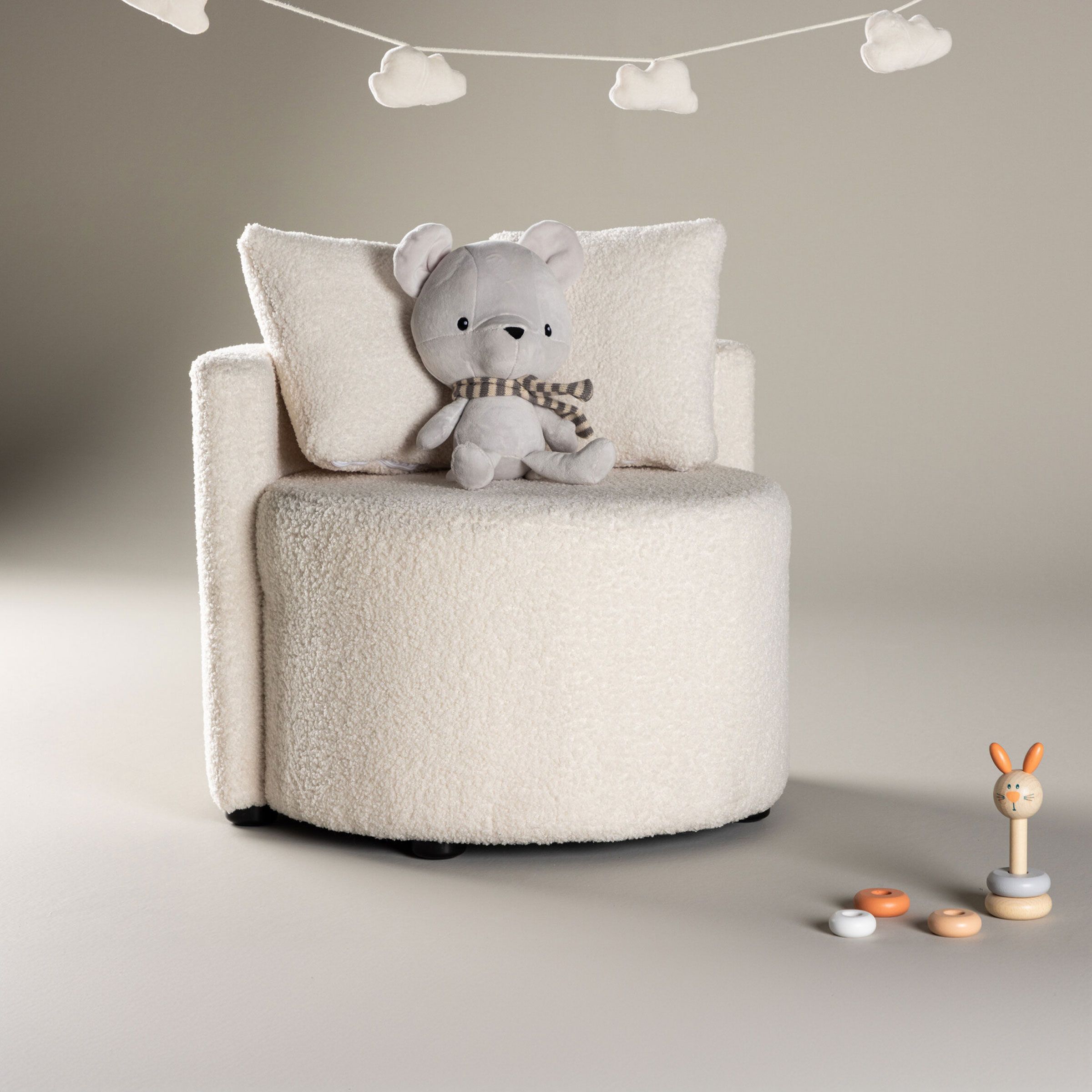 Nohr Keeli Teddy kinderstoel – knusse 2‑zitbank in zacht beige