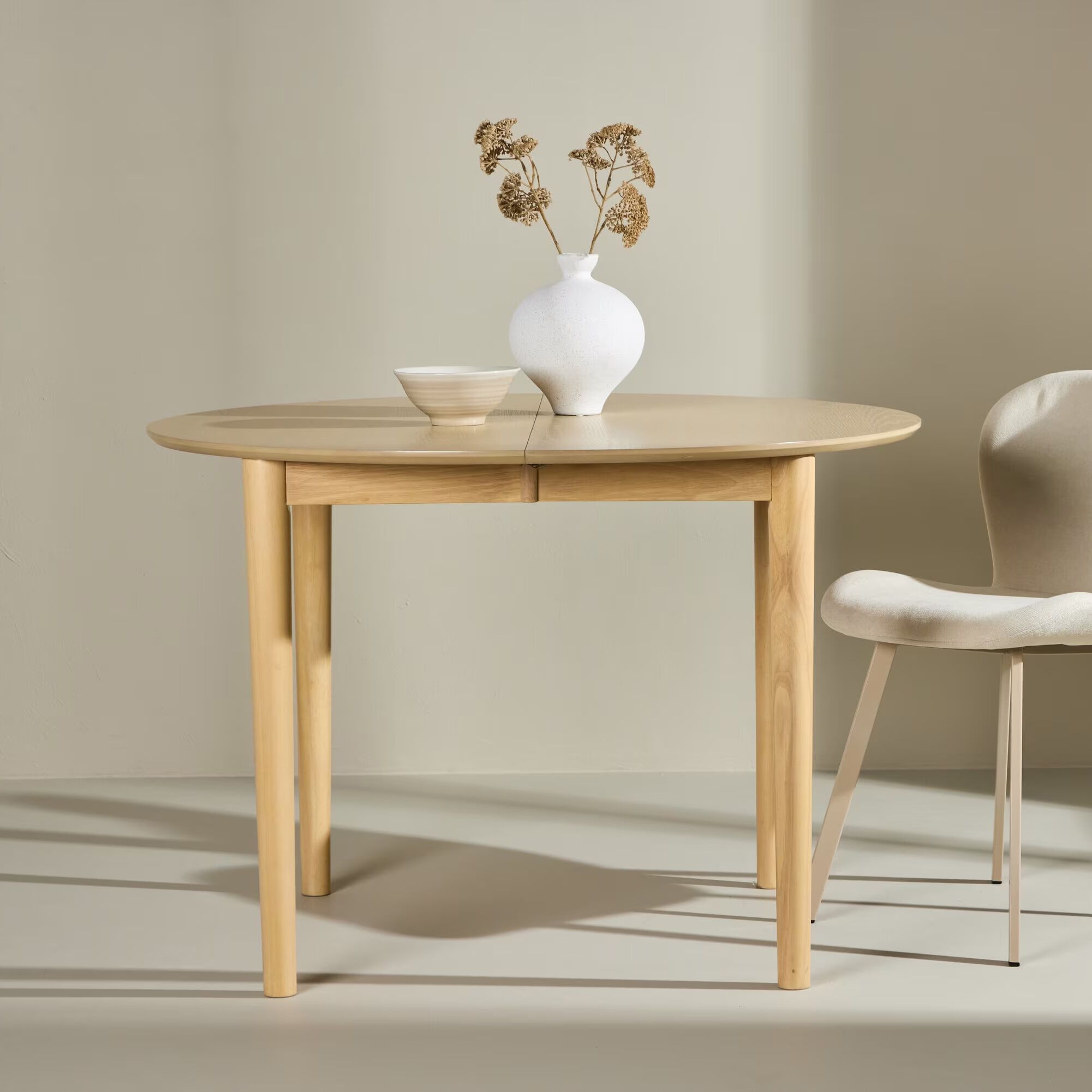 Nohr Lacy ronde uitschuifbare eettafel – natureel, compact en flexibel