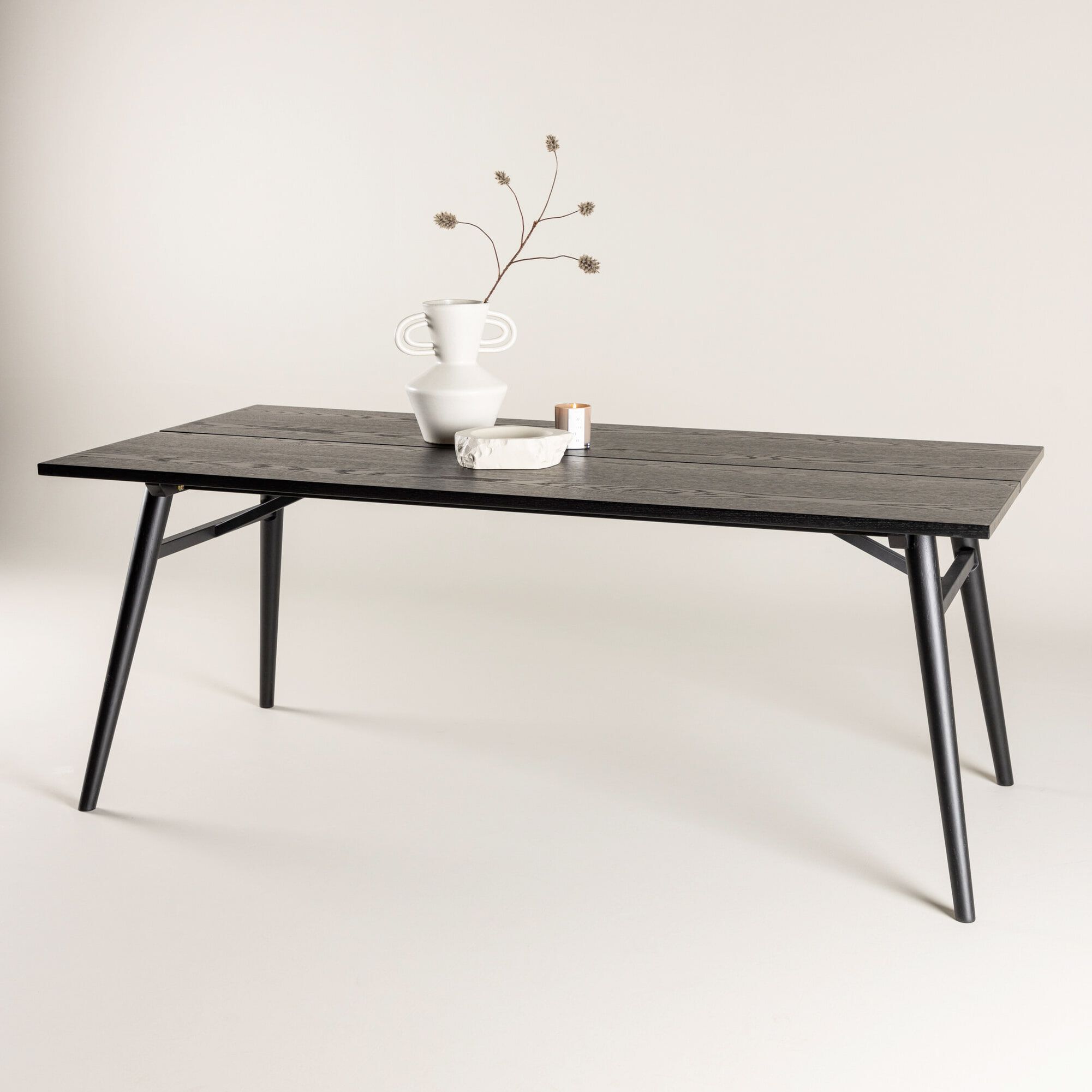 Nohr Lateka Eettafel 195×95 cm – Strak Zwart Design voor een Modern Interieur