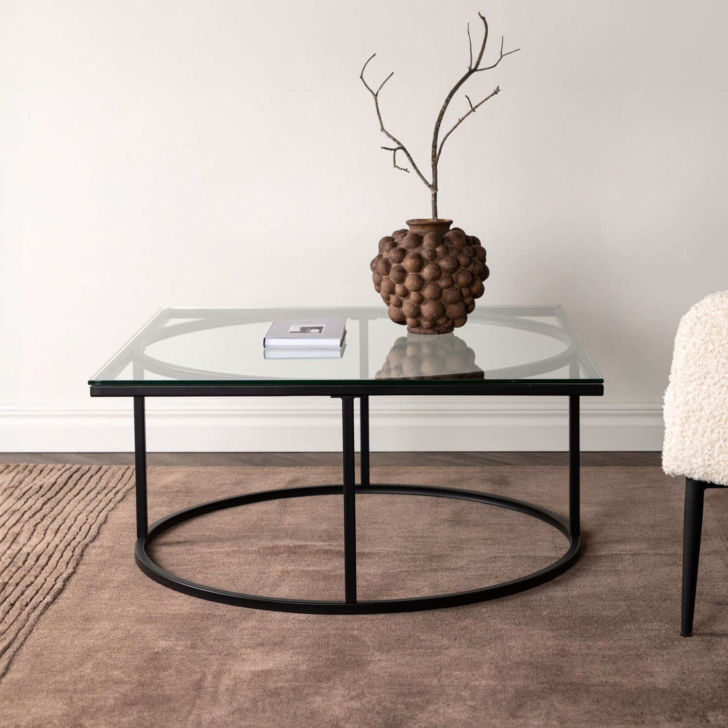 Nohr Nycole Salontafel – Modern glazen tafelblad met zwart stalen frame, 90 × 90 cm