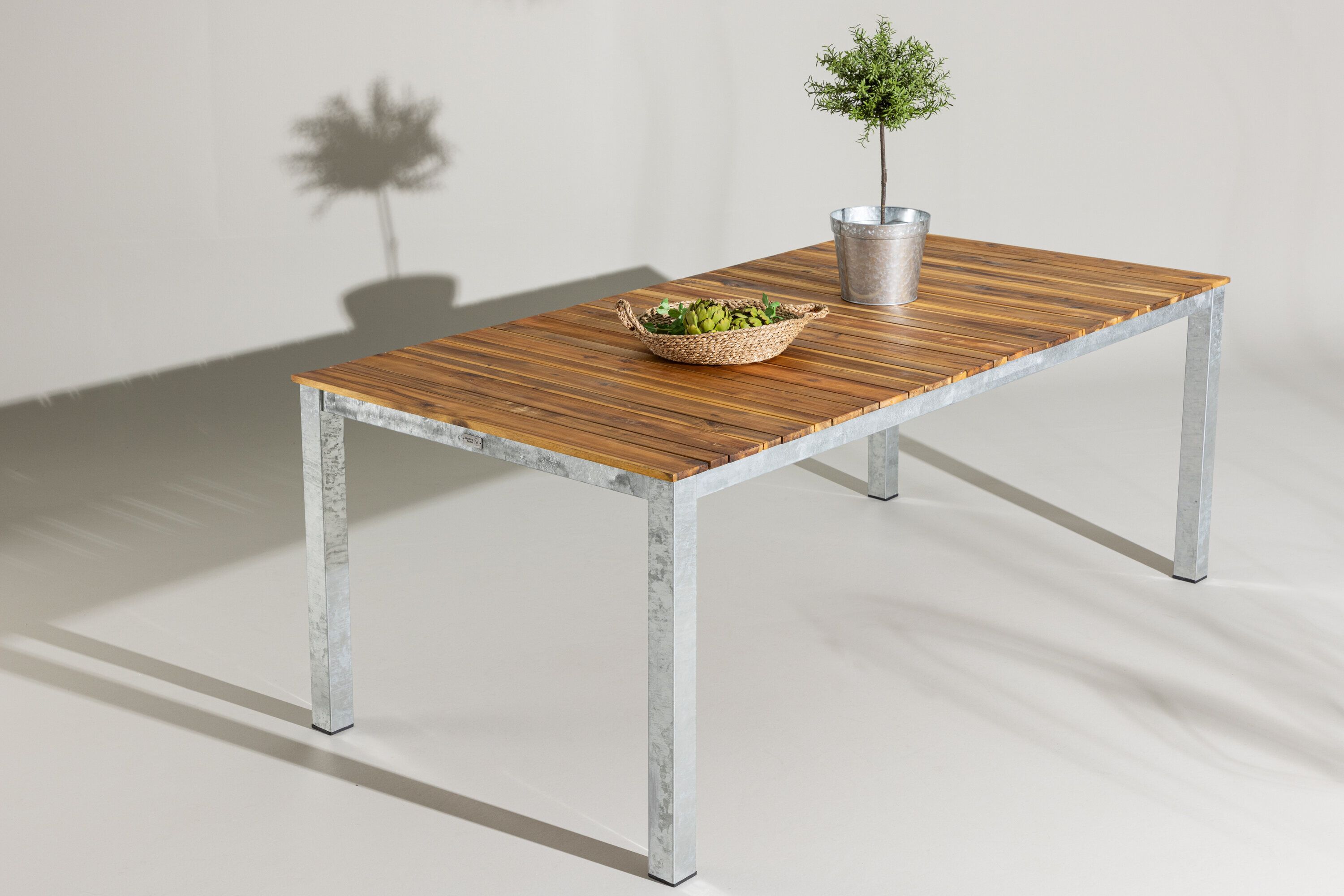 Nohr Otha Tuintafel 200 × 100 cm – Industrieel design van acaciahout en zilverstaal