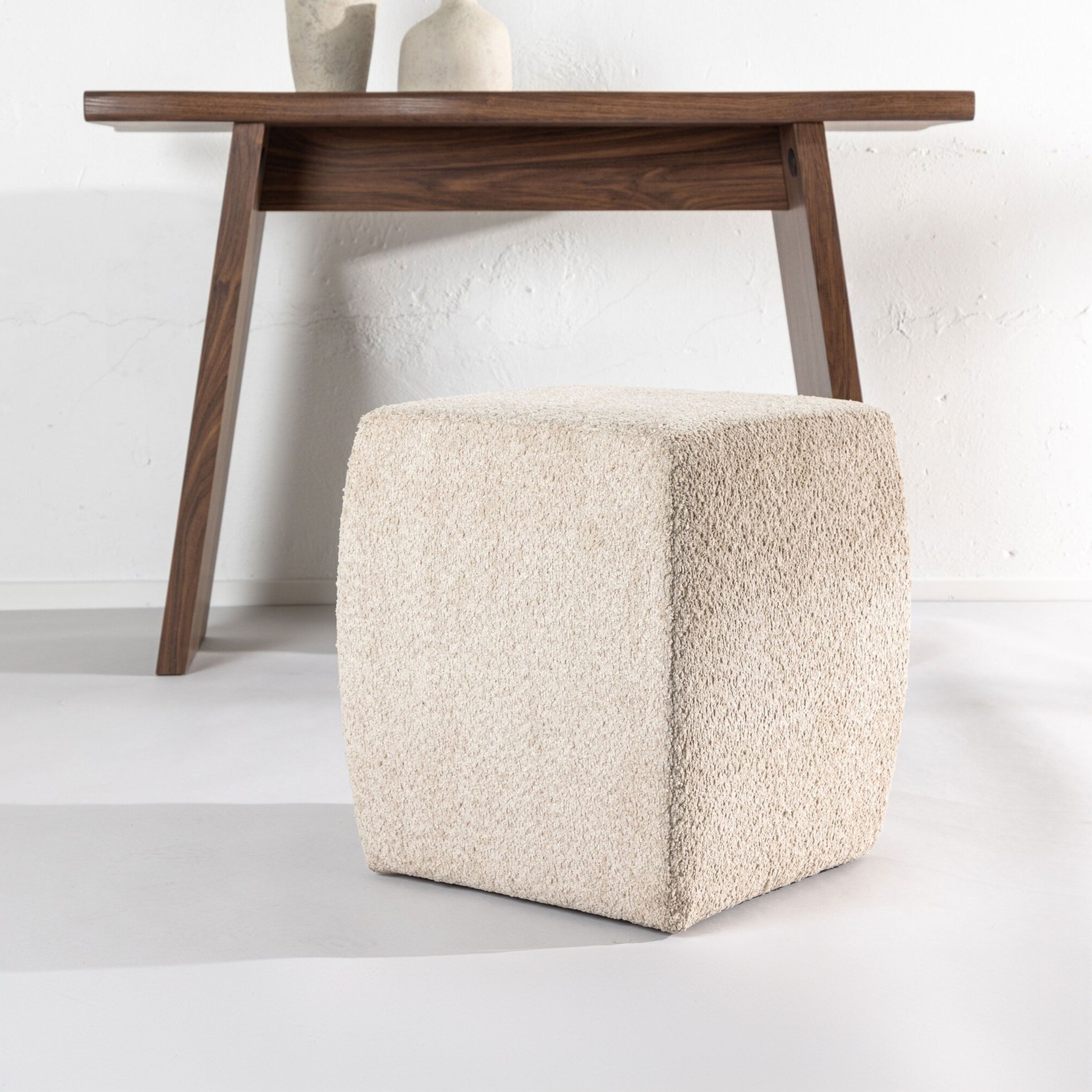 Nohr Poef Briane Bouclé – Elegante Beige Zitpoef voor elk Interieur