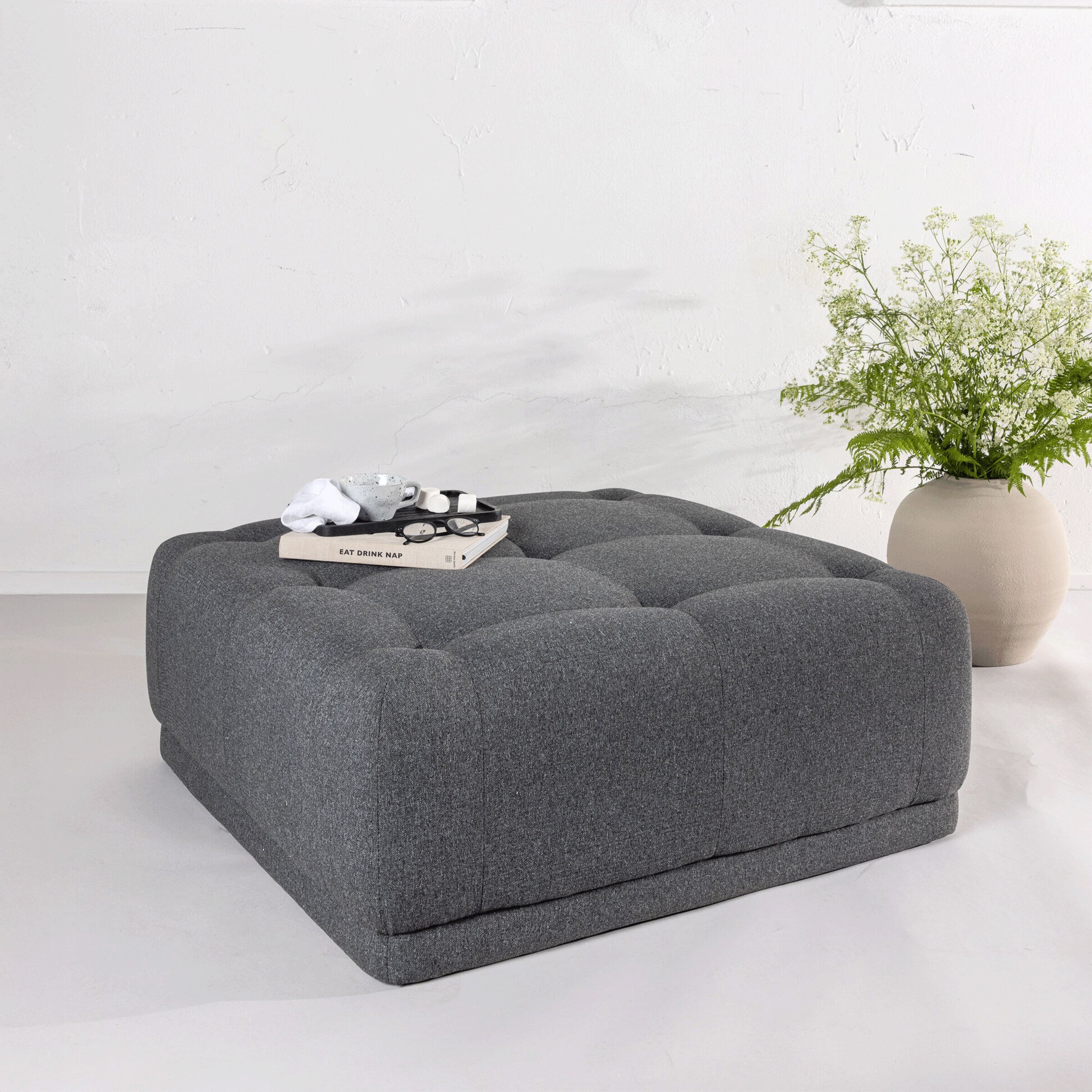 Nohr Poef Mickayla – Donkergrijze Comfortpoef 100 × 100 cm