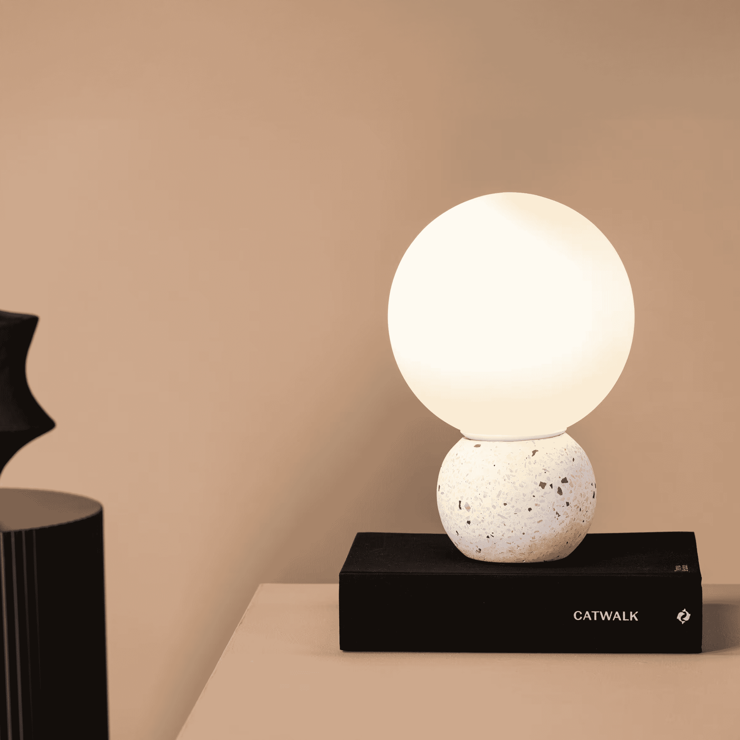 Nohr Quintasha Tafellamp in Wit Terrazzo – Stijlvolle Sfeerverlichting voor Elk Interieur