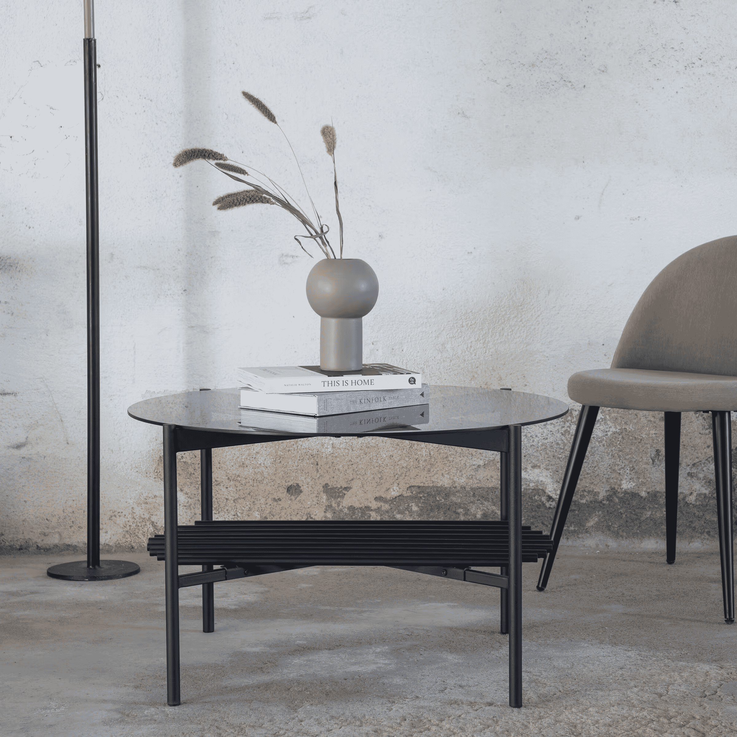 Nohr Ronde Salontafel Jamol – Strakke ronde tafel met rokerig zwart glas (80 cm)