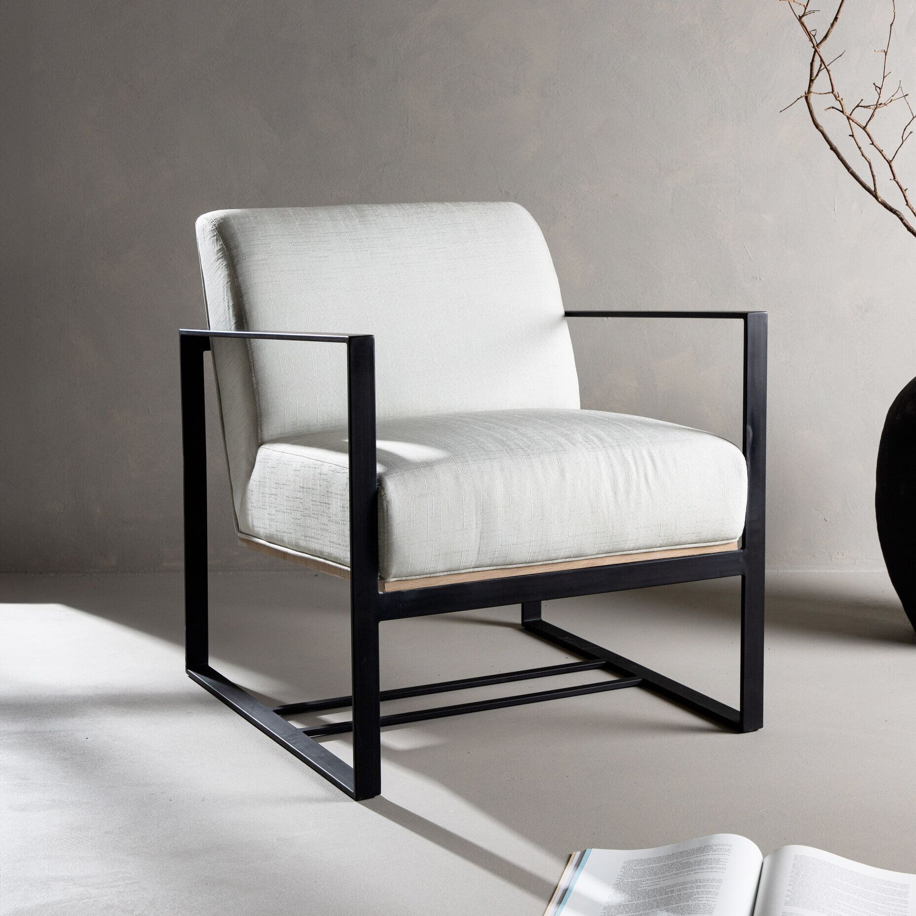 Nohr Roxana Fauteuil – Strak Off‑white Linnen voor een Moderne Leefruimte