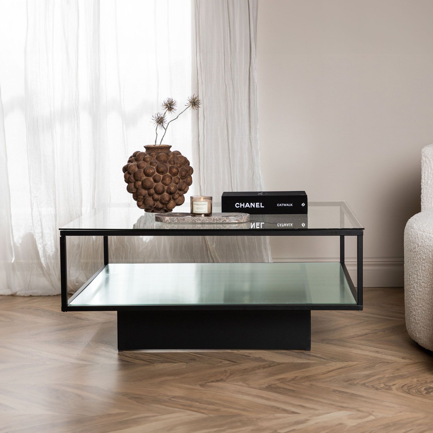 Nohr Salontafel Sheema – Modern glazen tafel met zwart metalen onderstel, 90 × 90 cm