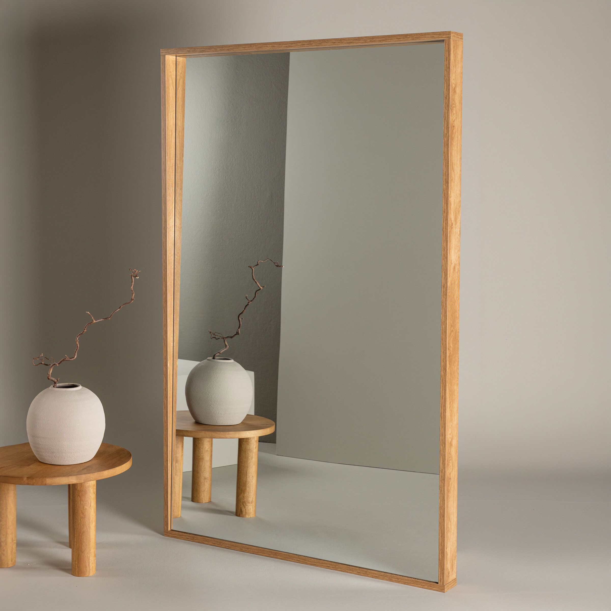 Nohr Santosh Houten Spiegel 196 × 125 cm – Natuurlijke Elegantie voor Elke Wand