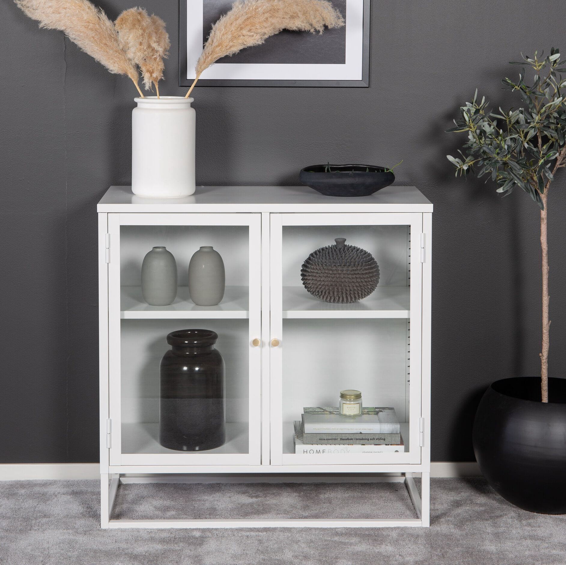 Nohr Shaune vitrinekast 85 × 85 cm – strak wit industrieel design