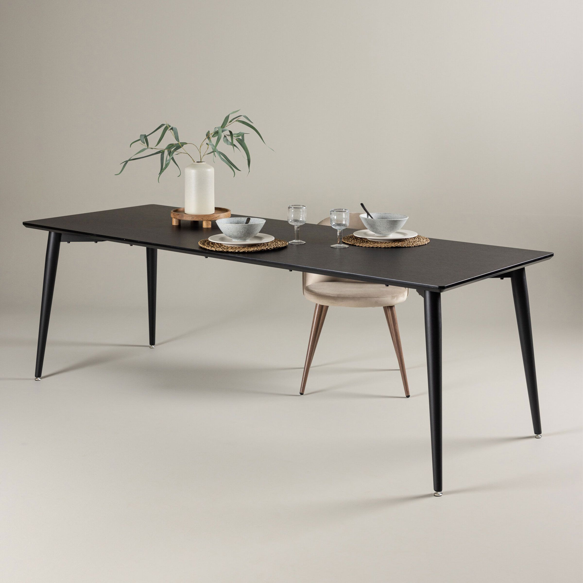 Nohr Tabia eettafel – robuuste zwart‑afwerking, 230 cm x 85 cm