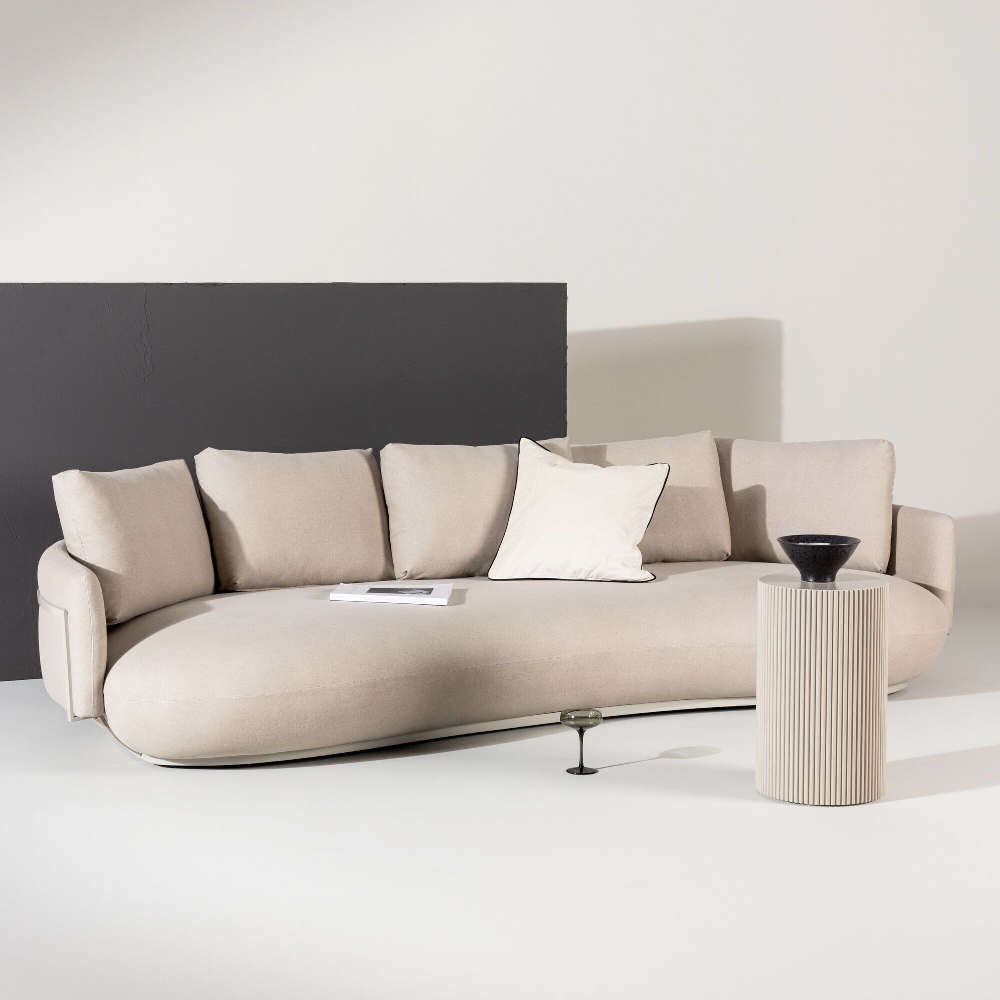 Nohr Takeena 4‑zits bank – organisch design, 275 cm, beige