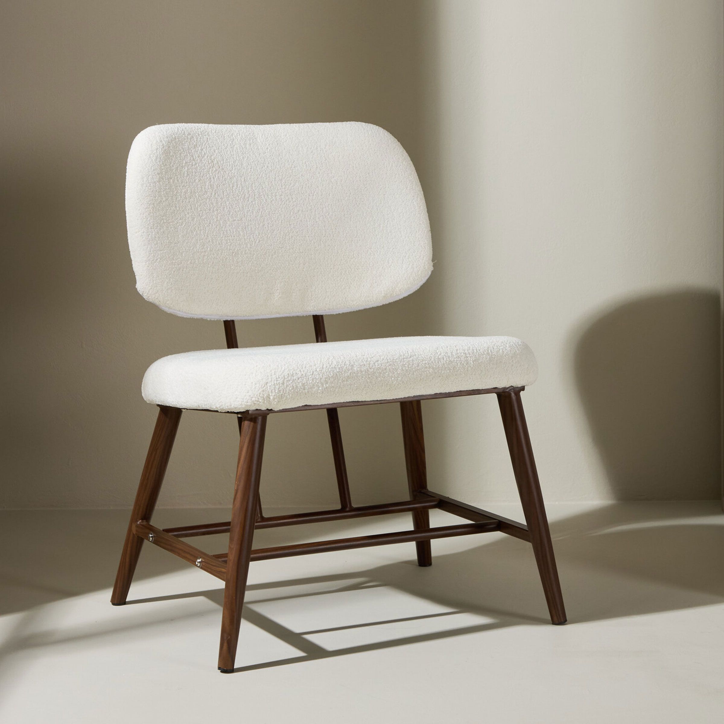 Nohr Valeri Fauteuil in Wit – Moderne Elegantie voor elke Leeskamer