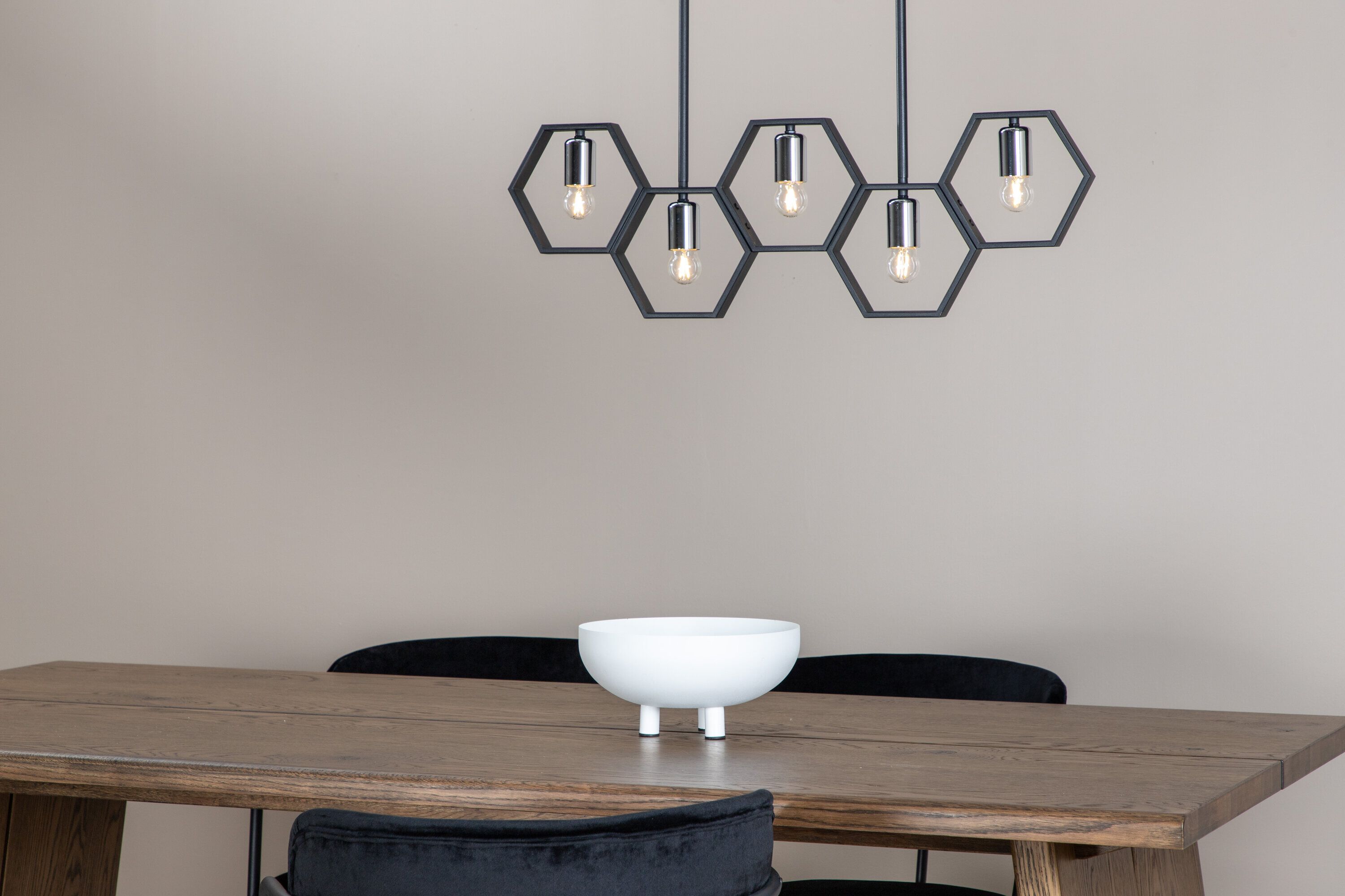 Nohr Venisha 5‑lamp hanglamp in zwart – stijlvol licht boven de eettafel