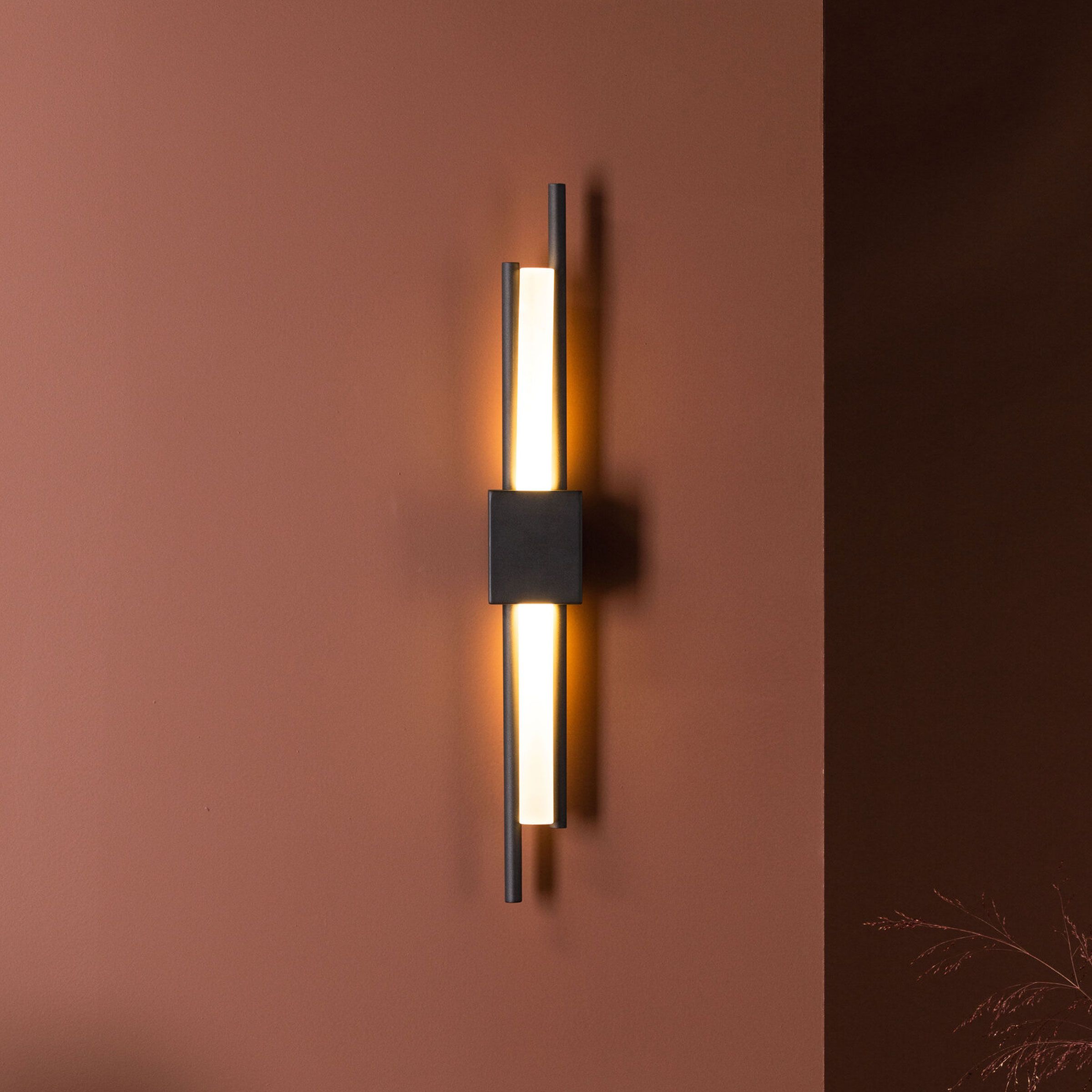 Nohr Wandlamp Yusuke – stijlvolle zwarte wandlamp voor leeshoek en hal