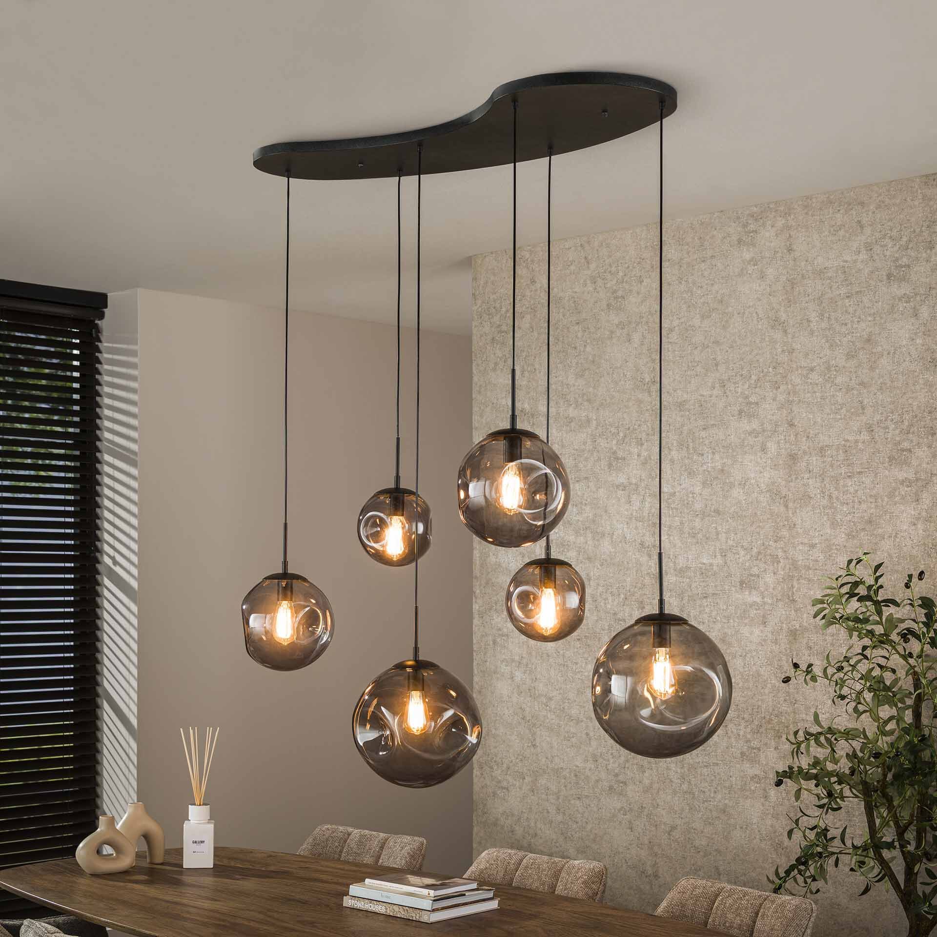 Noriko 6‑lamp hanglamp – Artic Black, de stijlvolle blikvanger boven uw eettafel