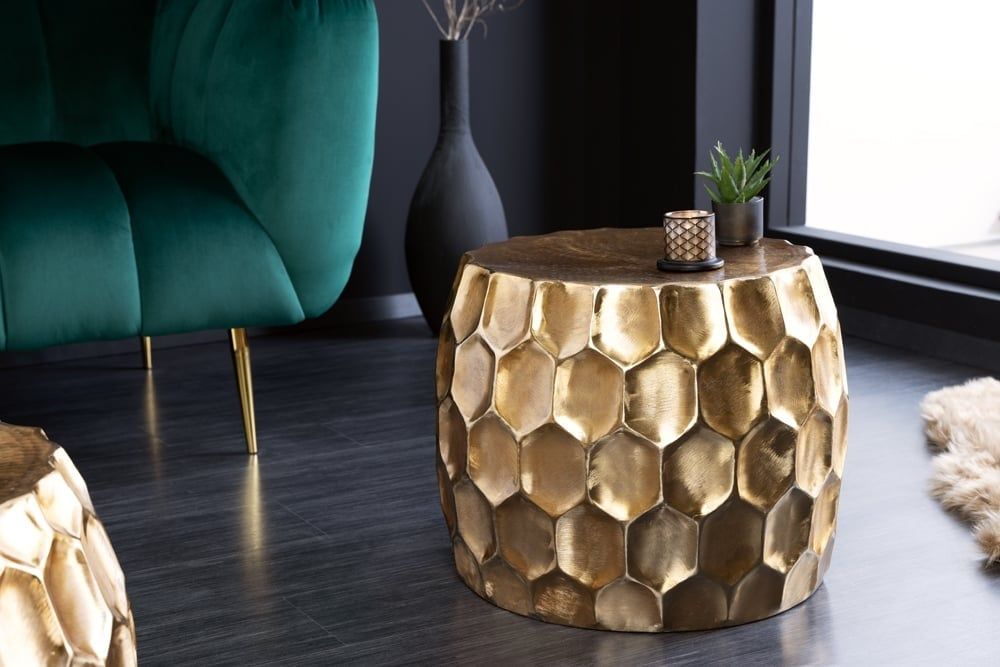 Organische Bijzettafel ORIENT – handgemaakt, goudkleurig en rond 55 cm