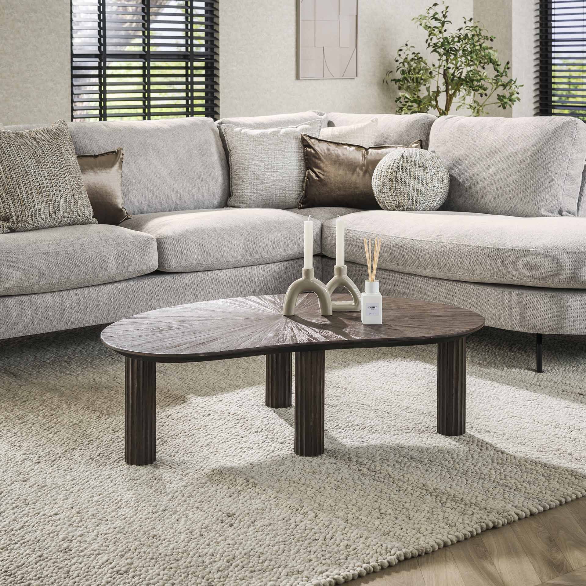 Organische Salontafel Sadaf – Elegante Teak met Niervormig Design