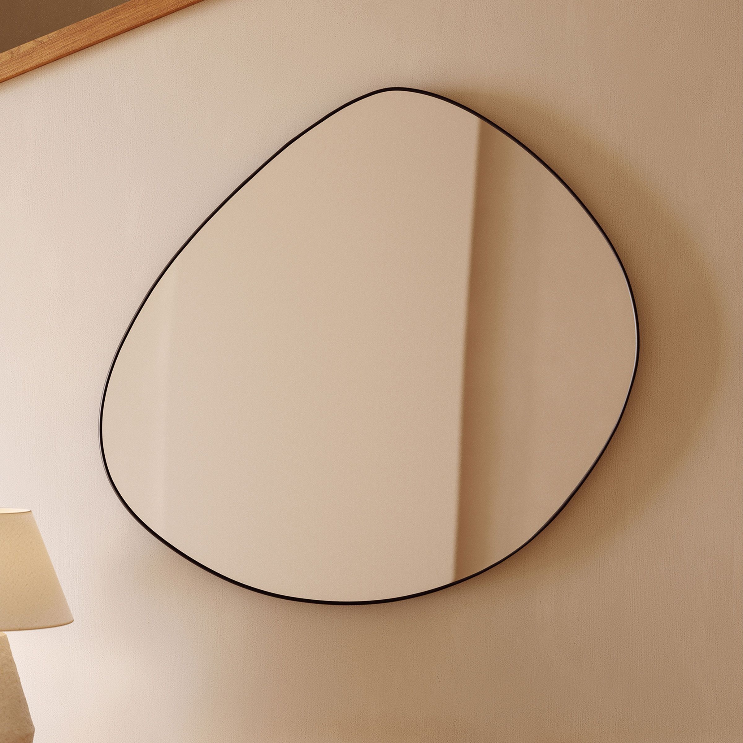 Organische Spiegel Anera – Strak Zwart Japandi Design van Kave Home (90×93 cm)