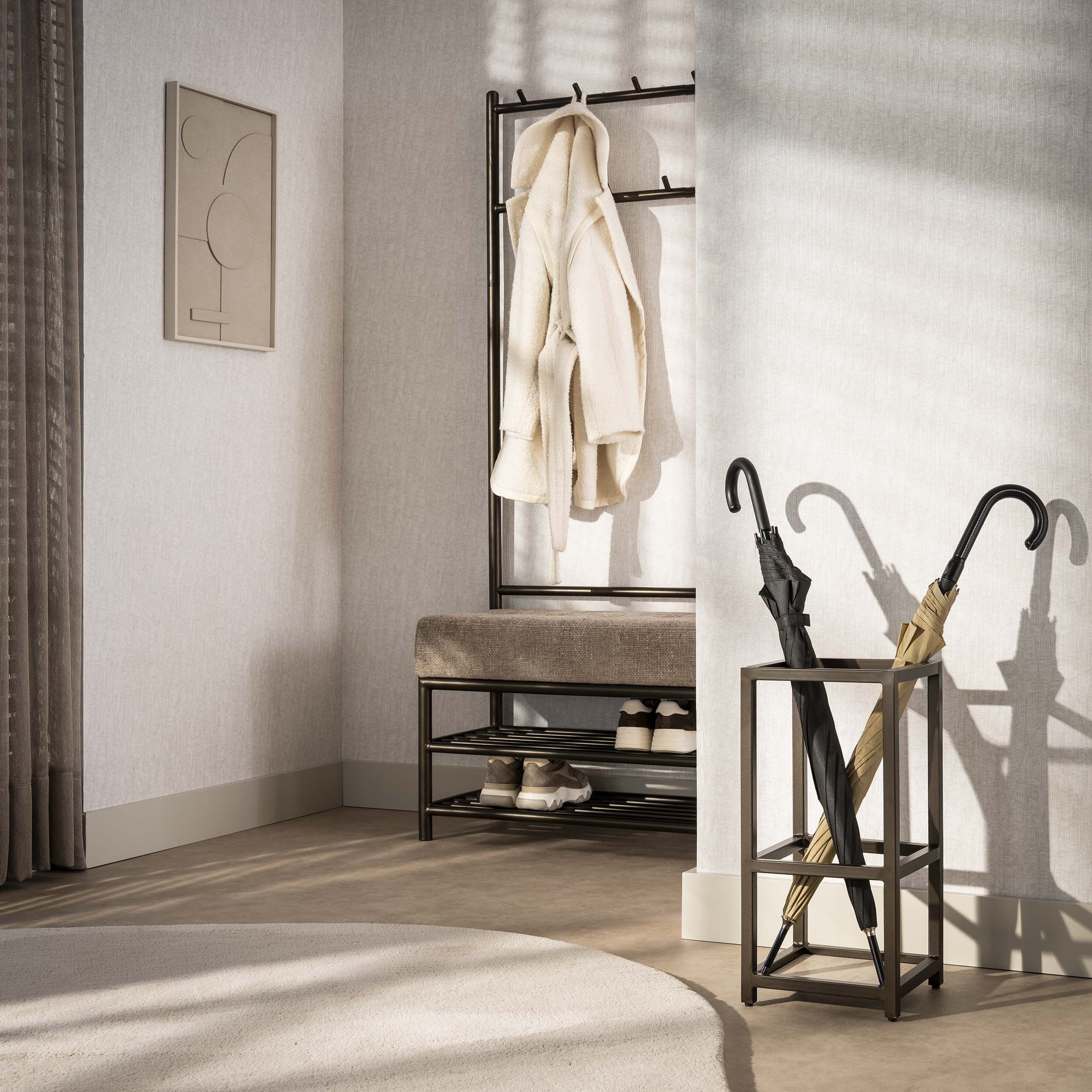 Parapluhouder Markita van LifestyleFurn – Drift Brown, een stijlvolle mix van staal en travertinlook