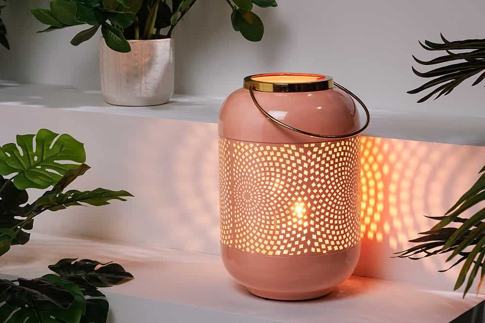 Pastelroze handgemaakte metalen lantaarn CANDLELIGHT 30 cm – Invicta Interior