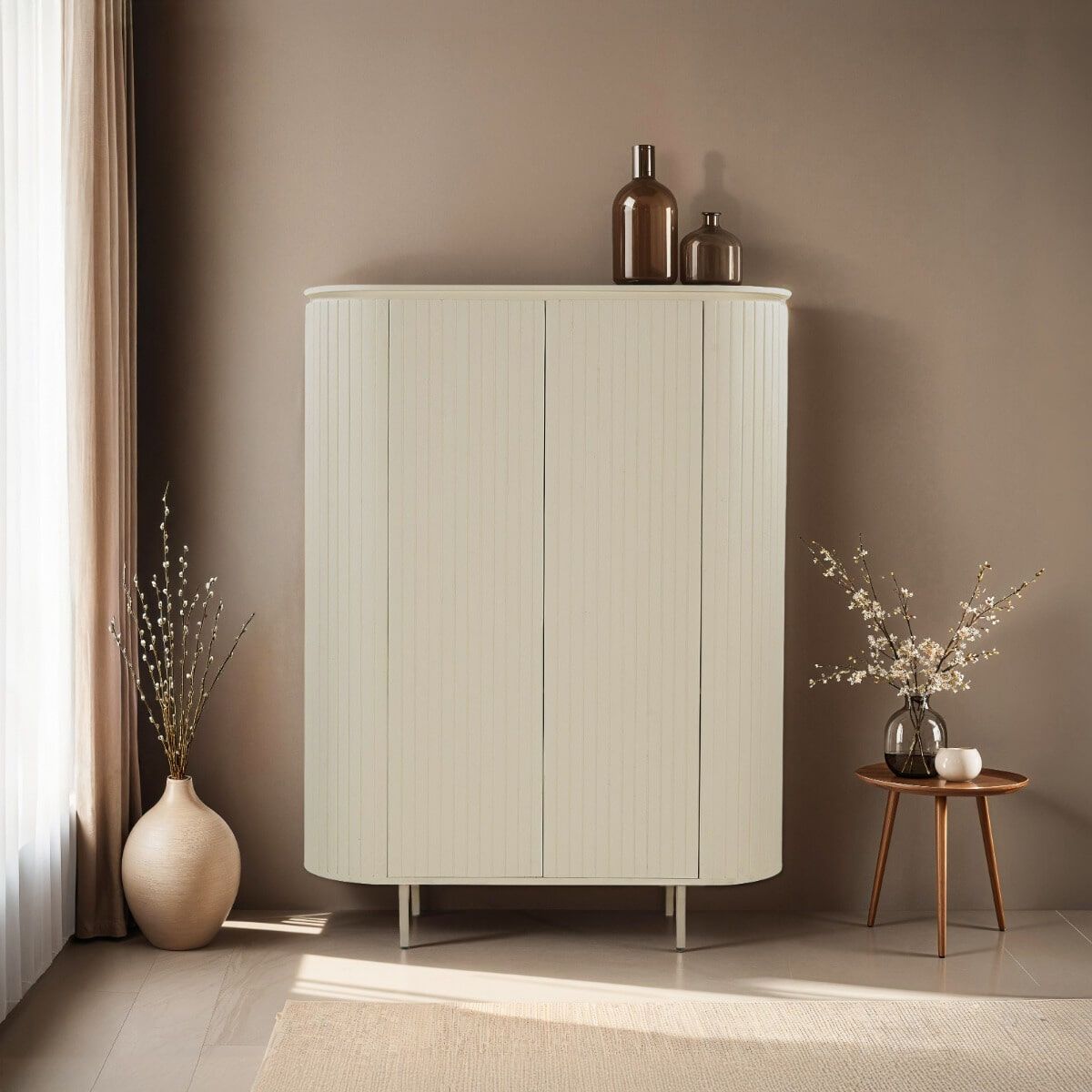 Patou Opbergkast van Livingfurn – Elegante ovale mangohouten kast in beige