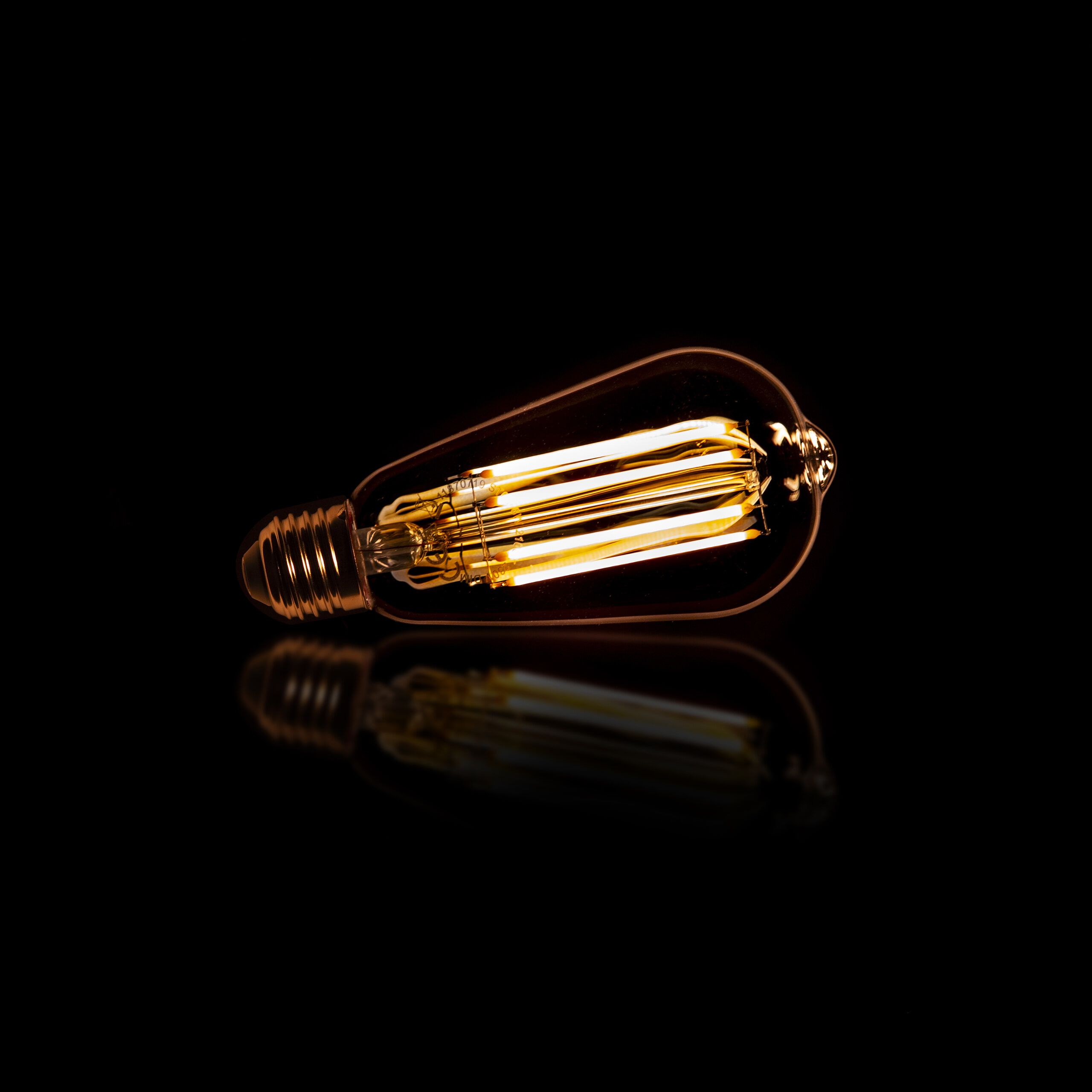 Peer E27 LED Kooldraadlamp – Warm Goud Filament, Dimbaar (6W)
