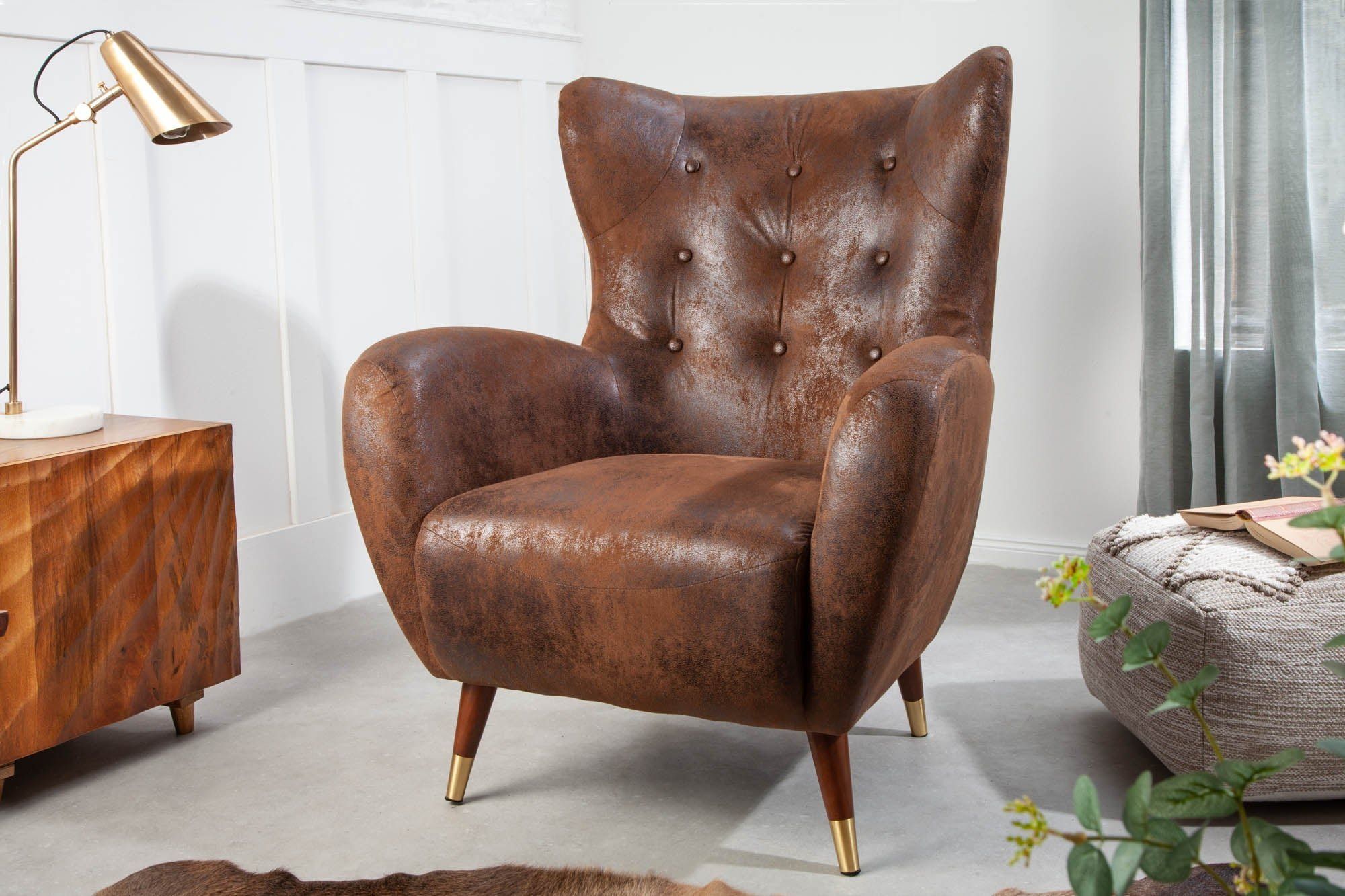 Retro Design Armstoel DON – Antiek Bruin met Gouden Voetdoppen en Veerkern
