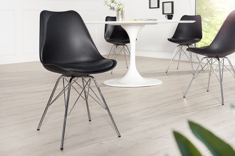 Retro stoel Scandinavisch meesterwerk – Zwart chroom frame