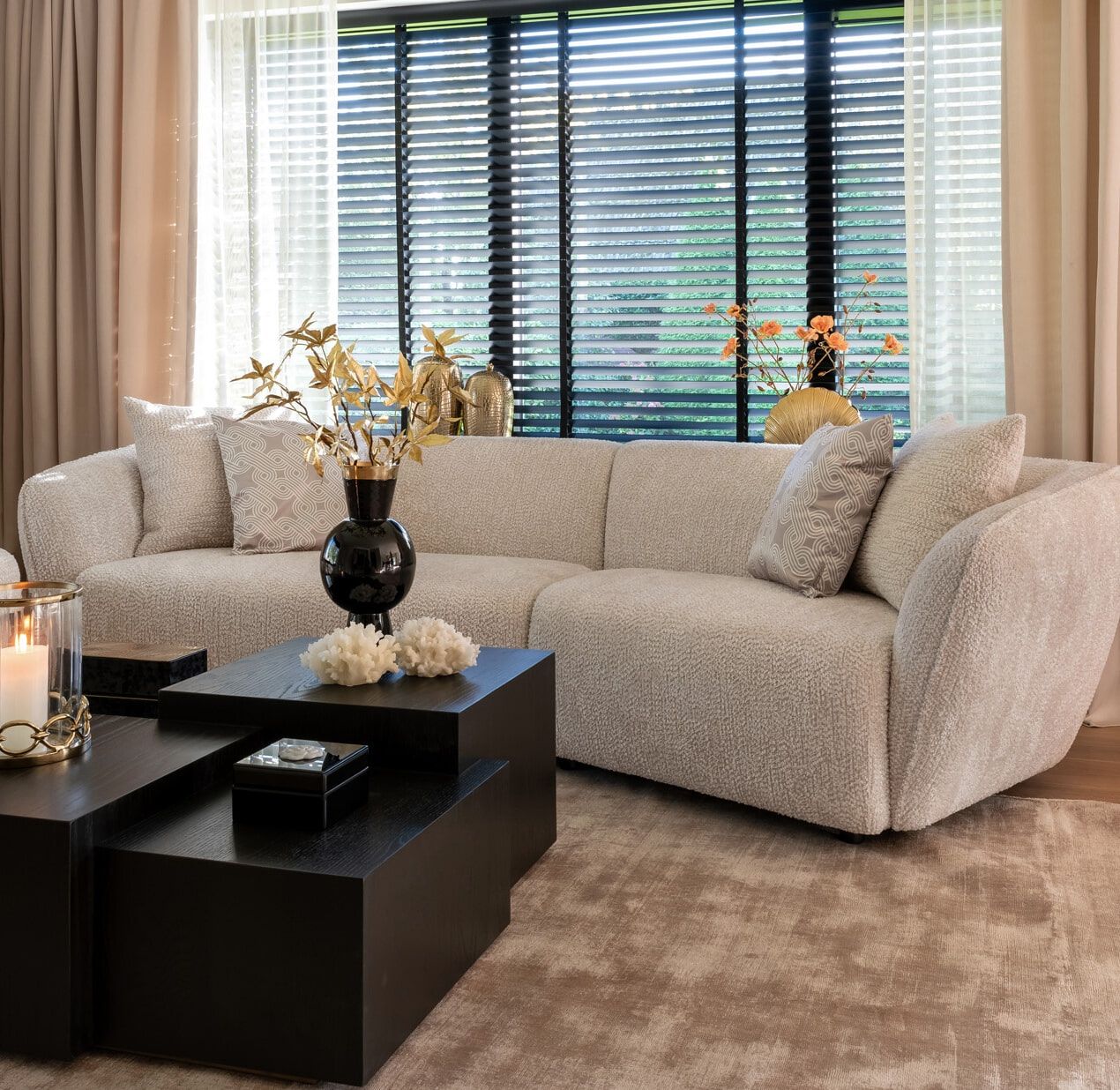 Richmond Armand Chenille Bank – Luxe Comfort in Crème