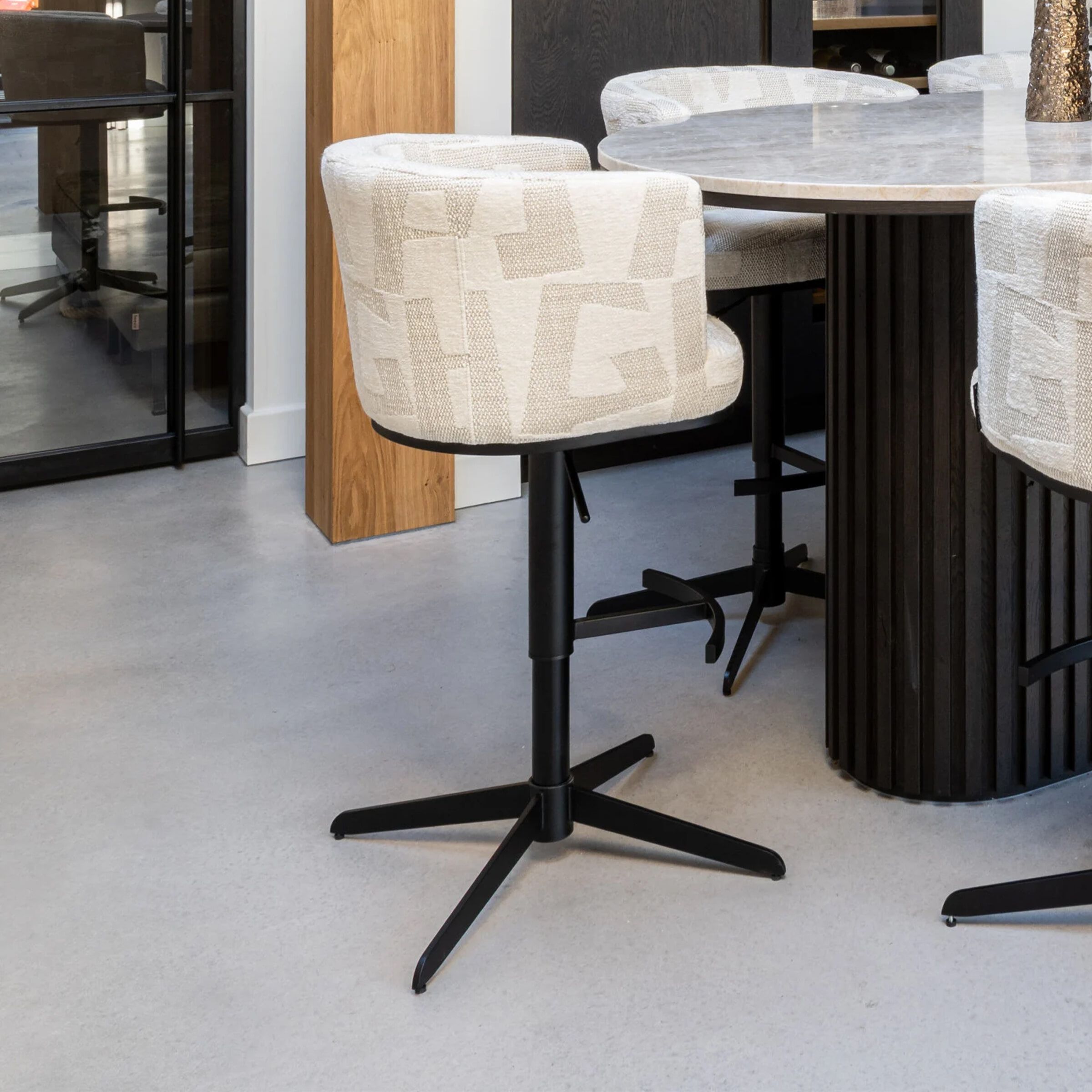 Richmond Barstoel Cheyenne – Moderne barkruk in zachte beige Graffic