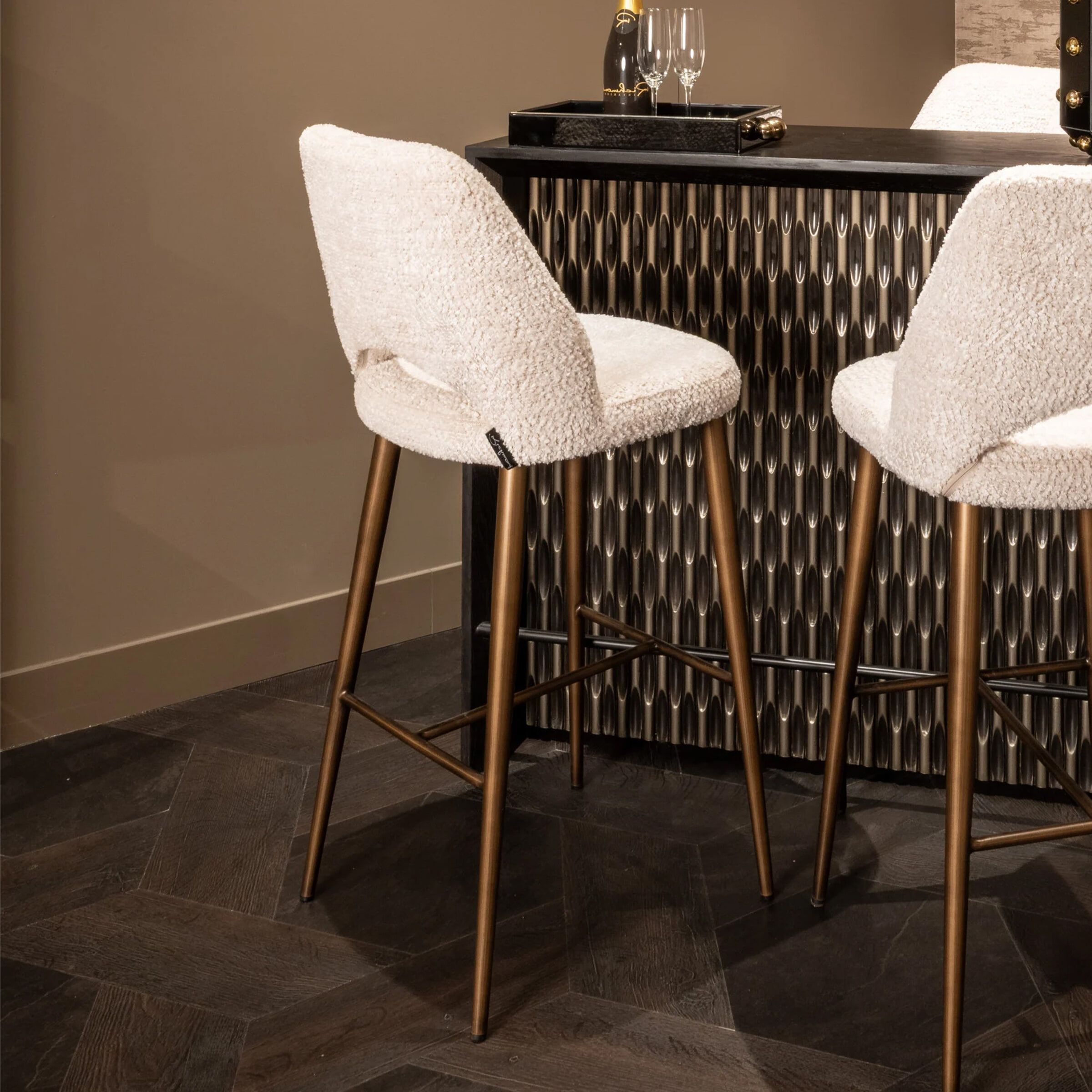 Richmond Barstoel Delphine Chenille – Luxe Crème voor jouw bar of keukeneiland