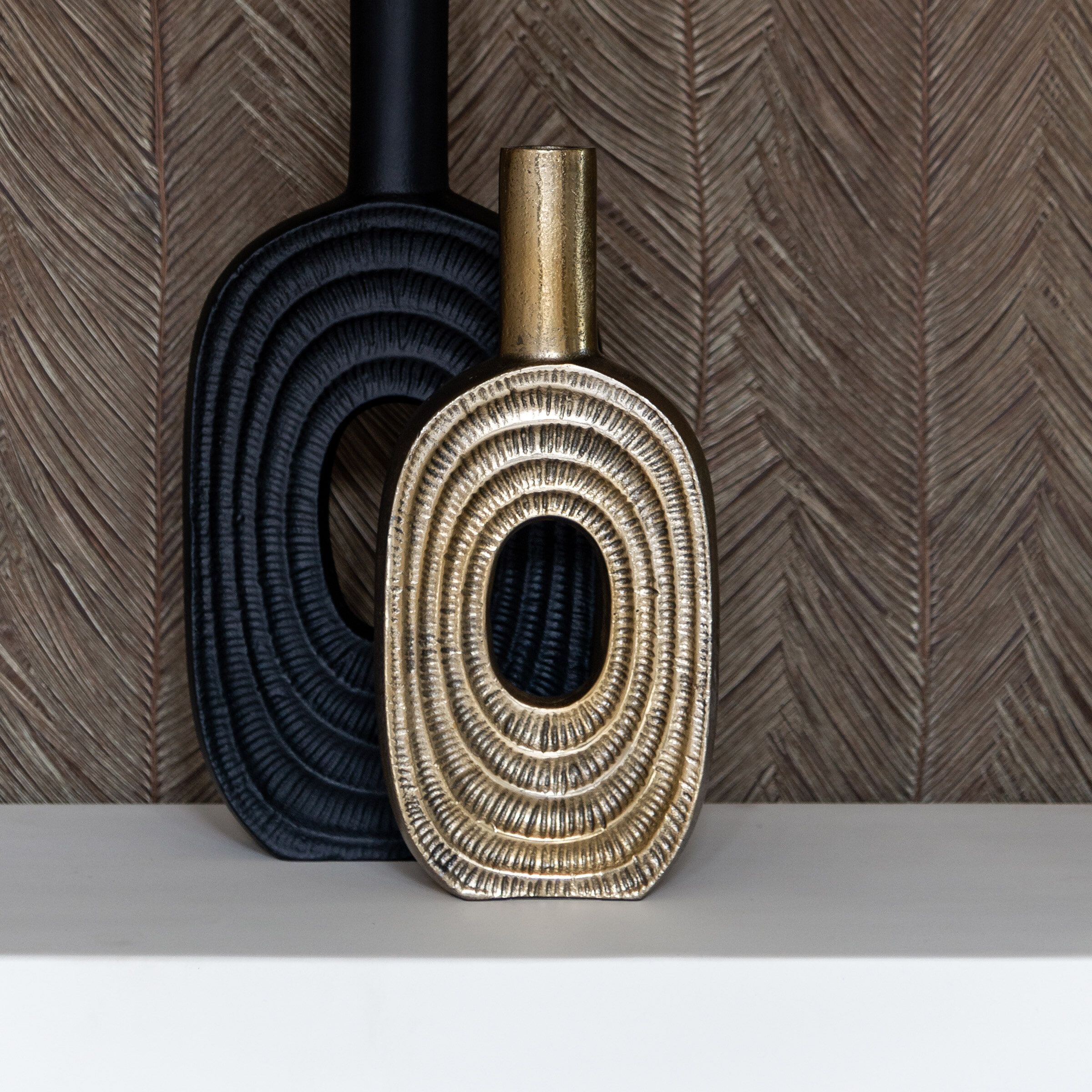 Richmond Emar Vaas 31 cm – Brushed Gold, een stijlvolle blikvanger